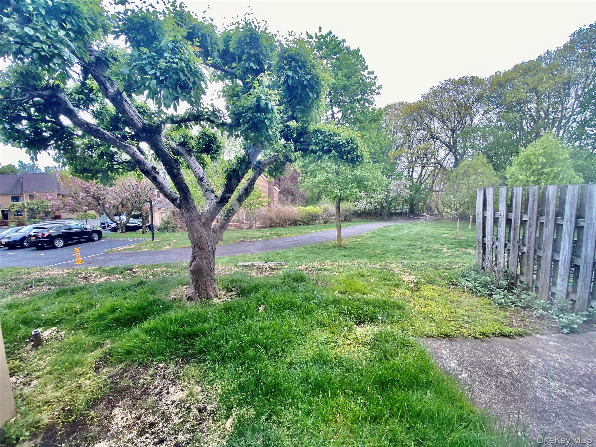 75 Greenway Close # 1, Rye Brook, NY 10573