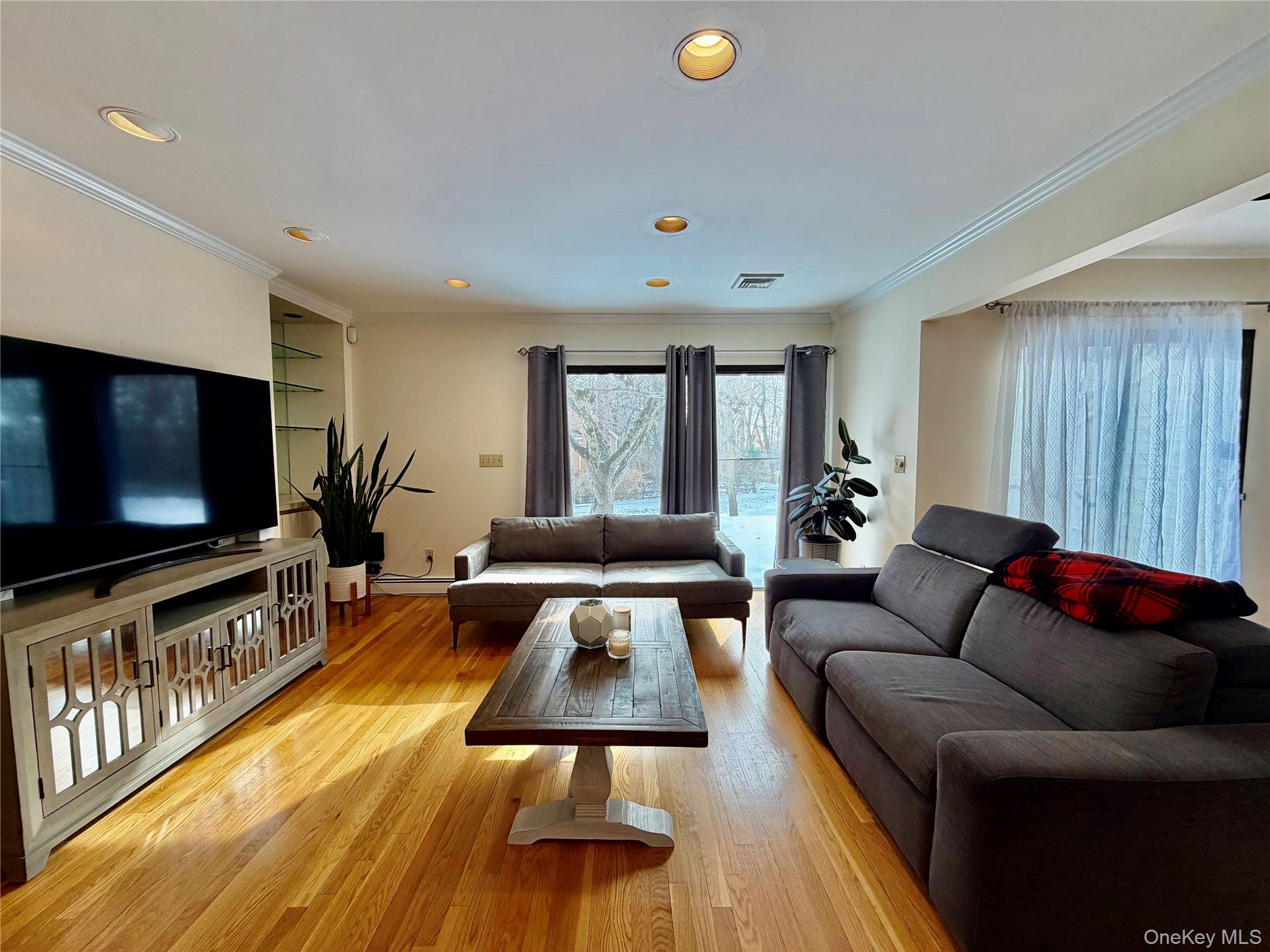 75 Greenway Close # 1, Rye Brook, NY 10573