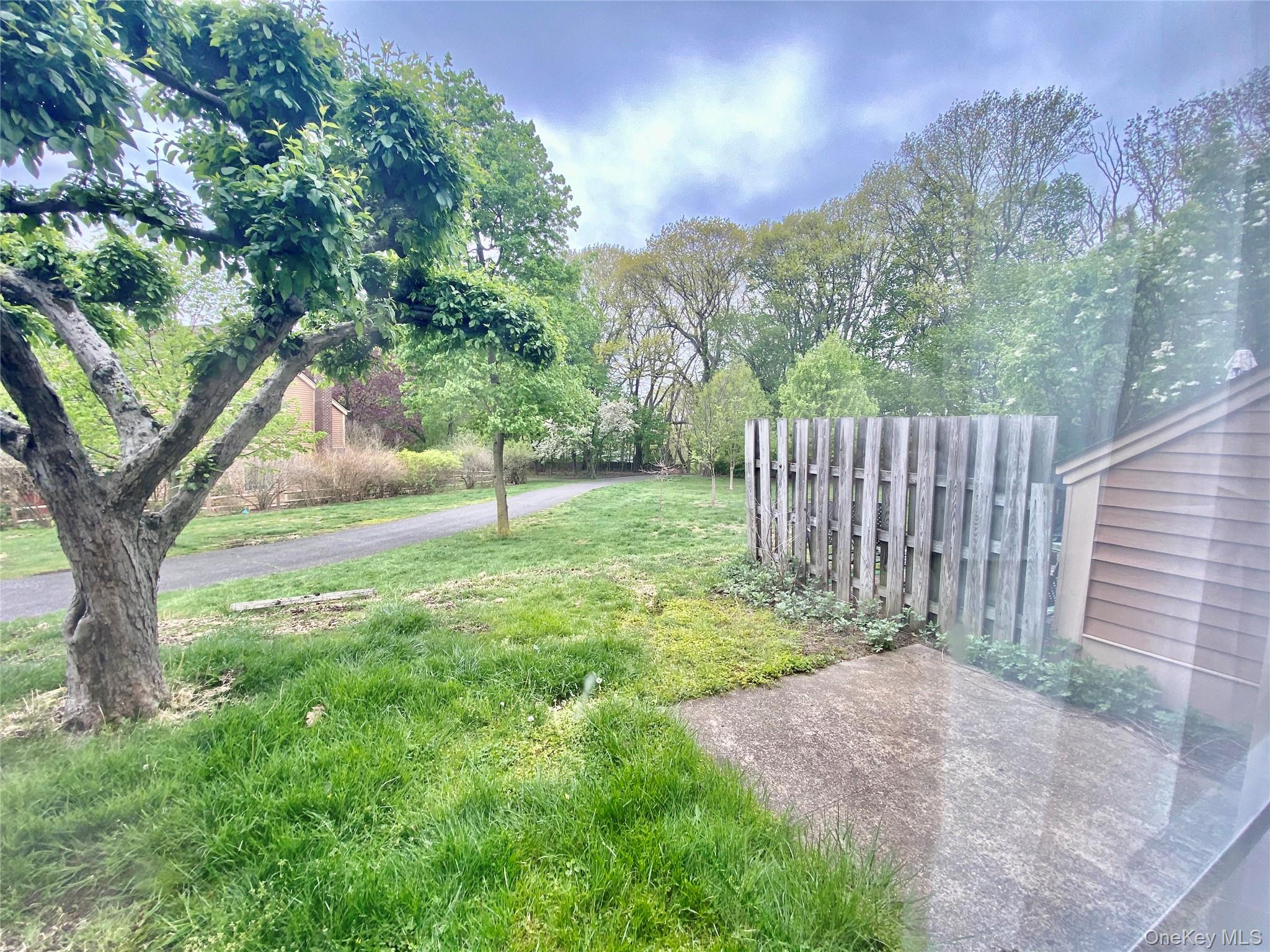 75 Greenway Close # 1, Rye Brook, NY 10573