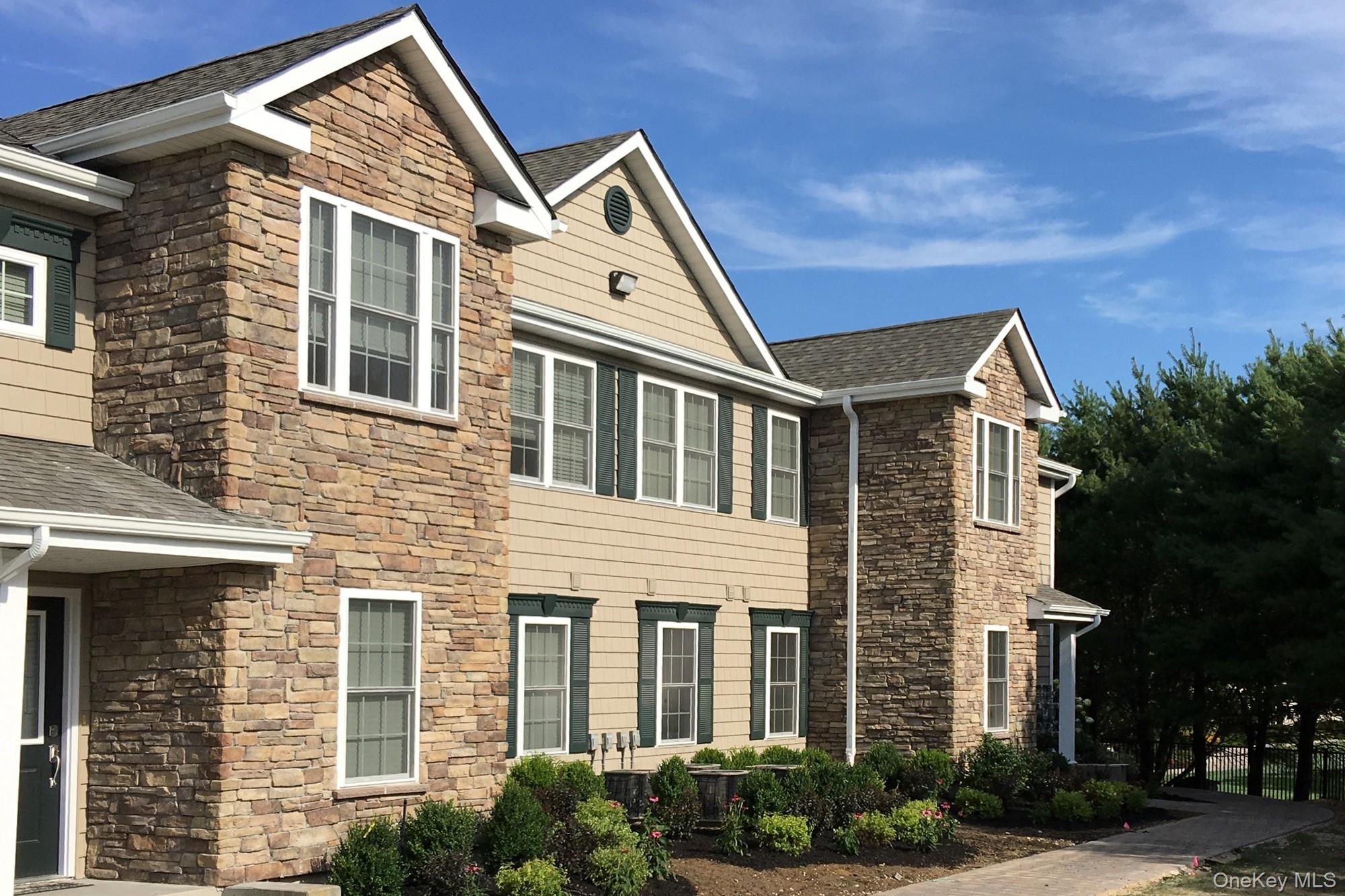 1703 Vista View Drive # 1104, Farmingville, NY 11738