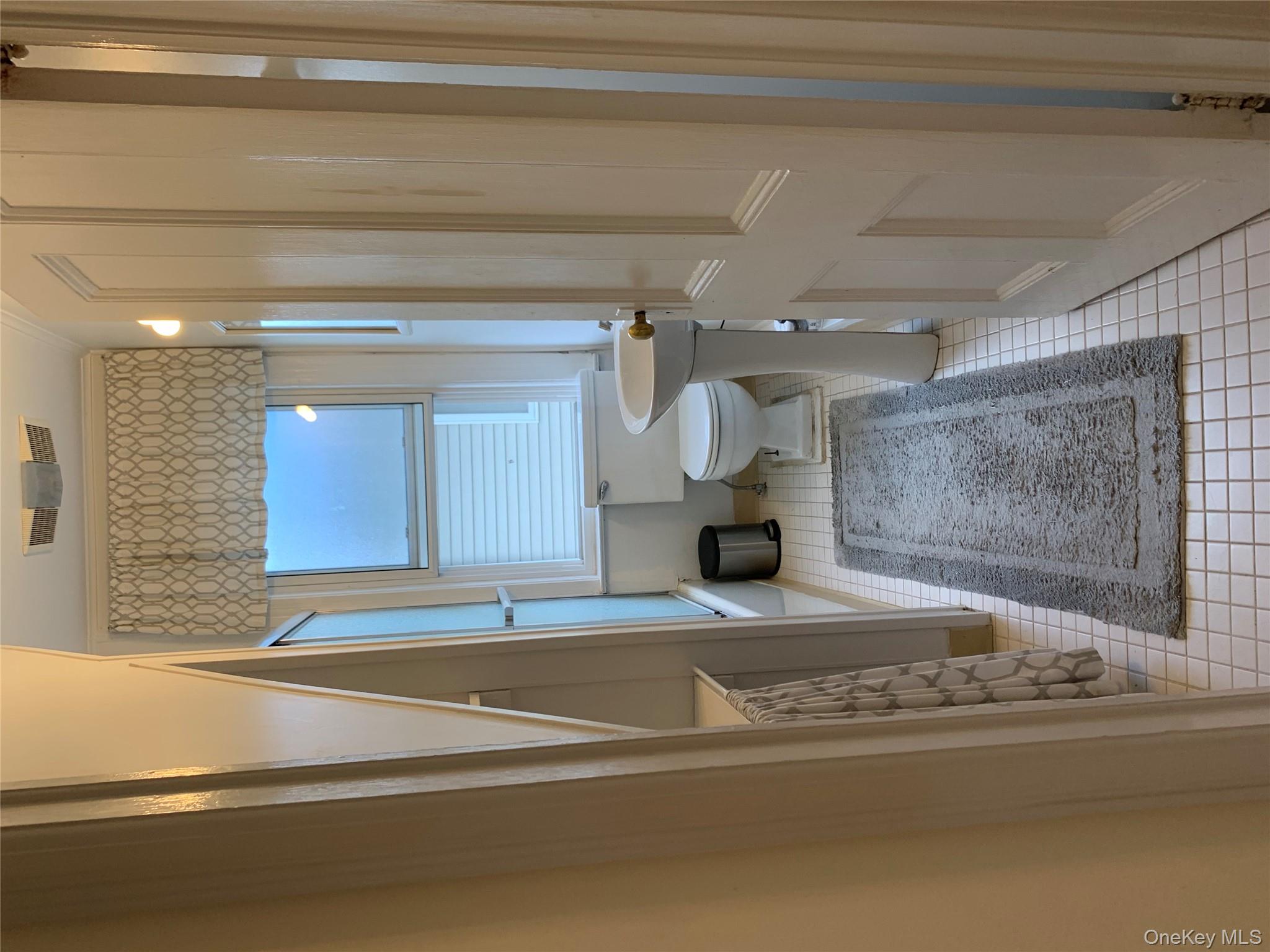 33 Irma Avenue, Port Washington, NY 11050