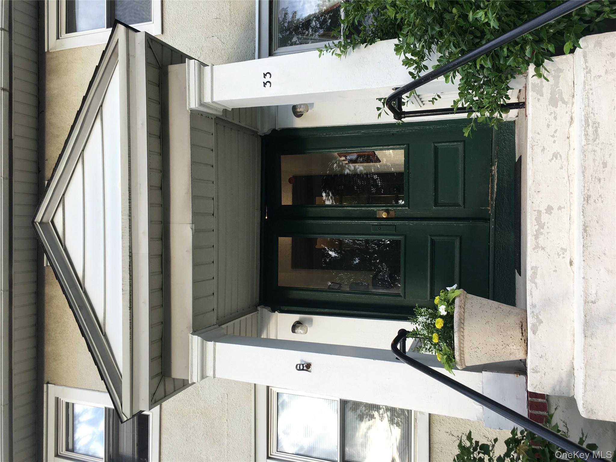 33 Irma Avenue, Port Washington, NY 11050