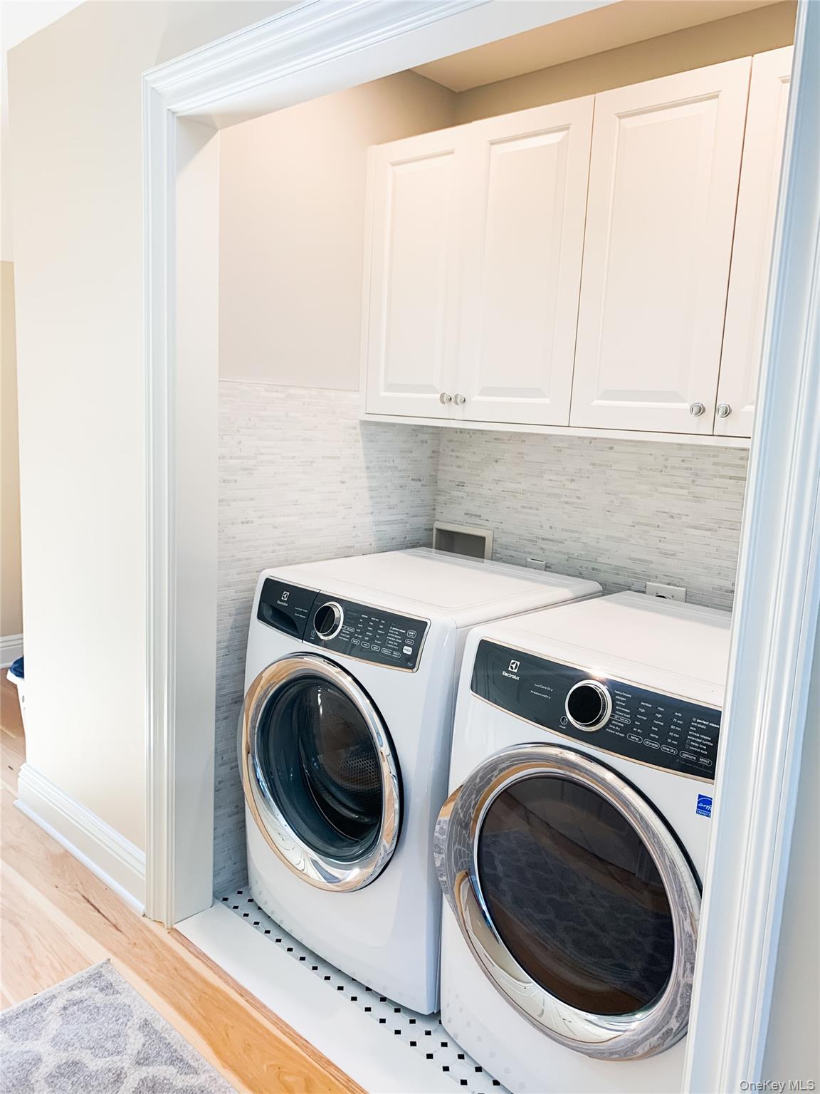 2450 Peters Neck Road, Orient, NY 11957