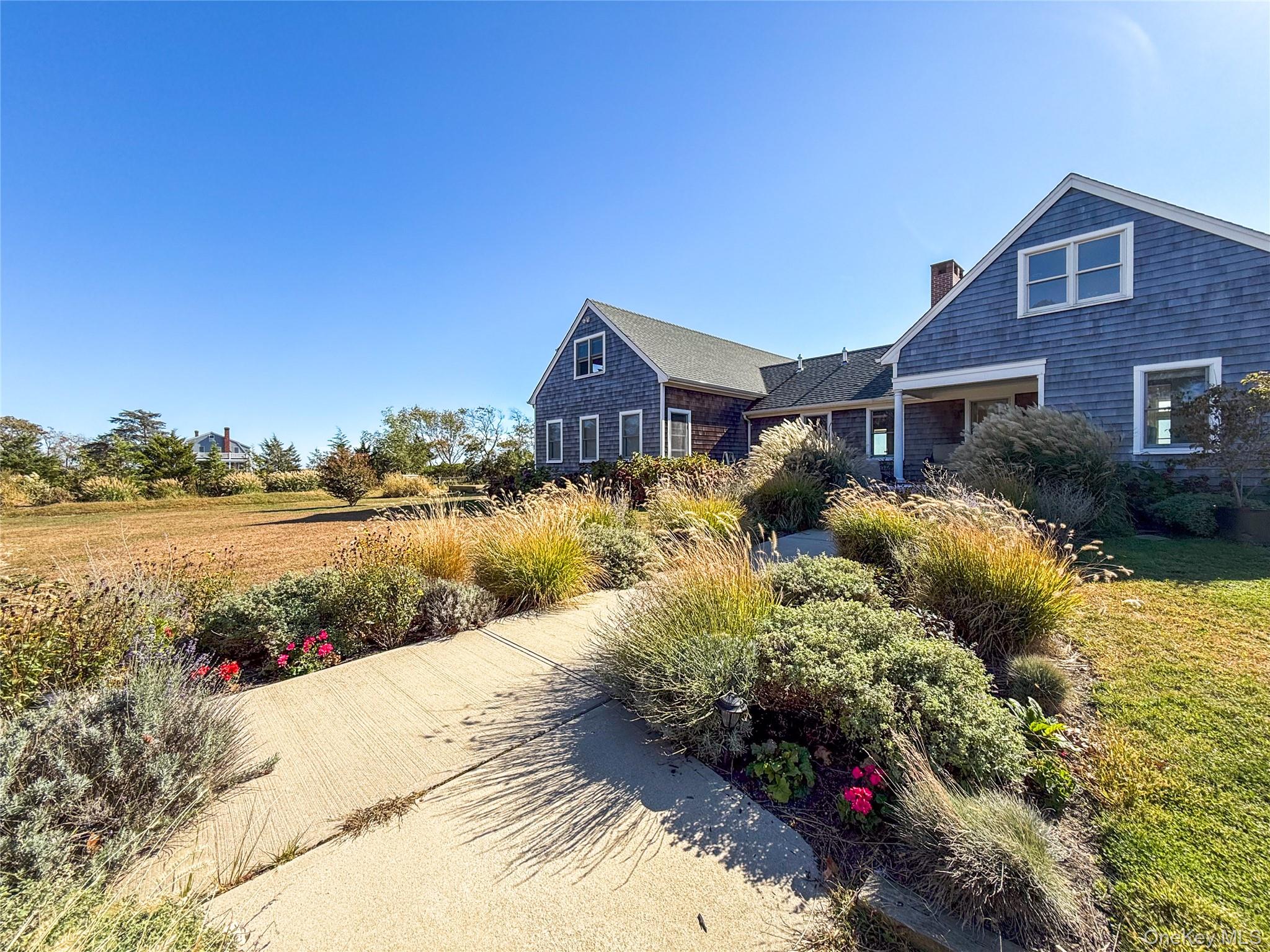 2450 Peters Neck Road, Orient, NY 11957