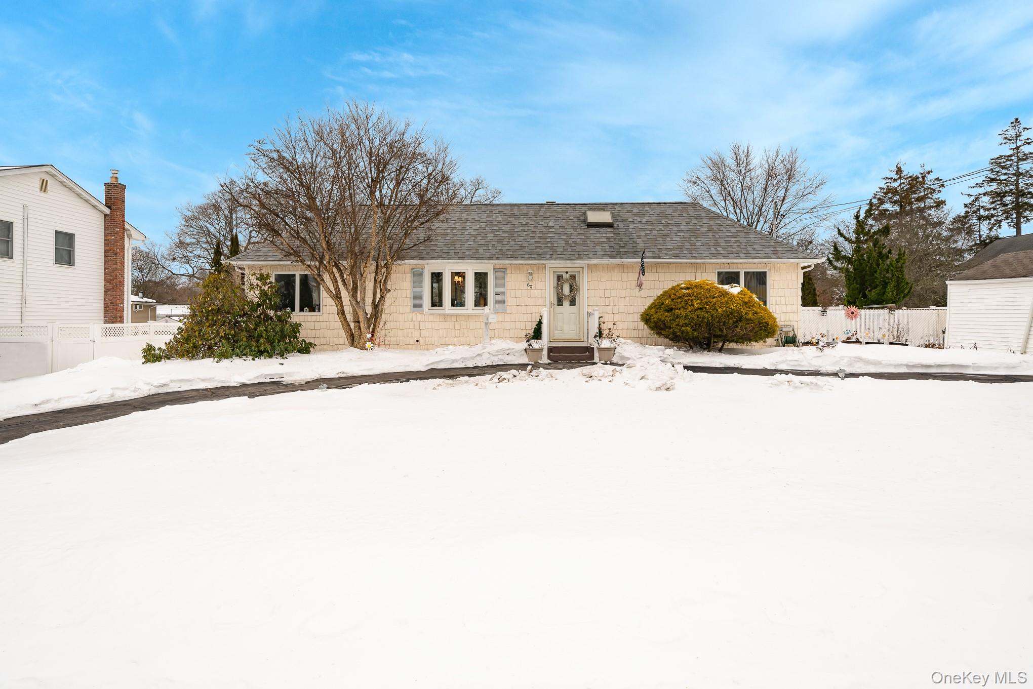 60 Easton Avenue, North Babylon, NY 11703