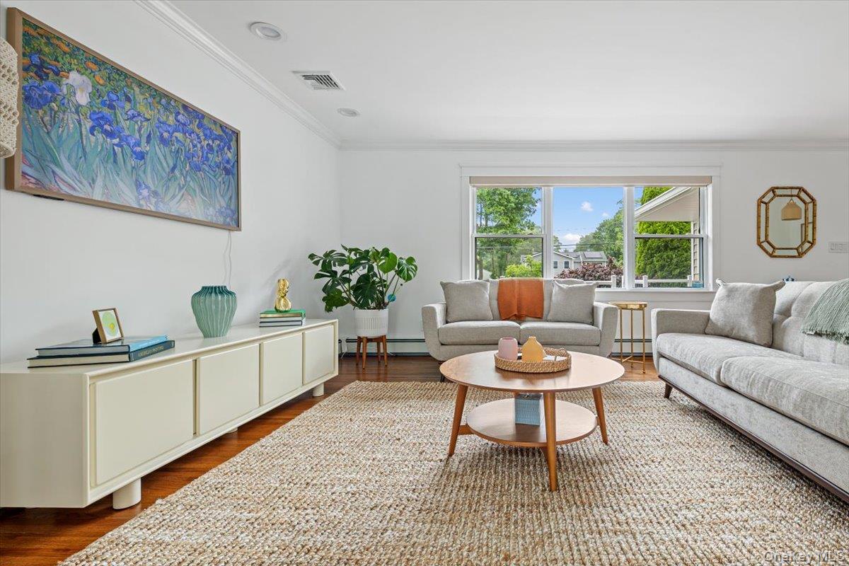 13 Colonial Lane, Bellport Village, NY 11713