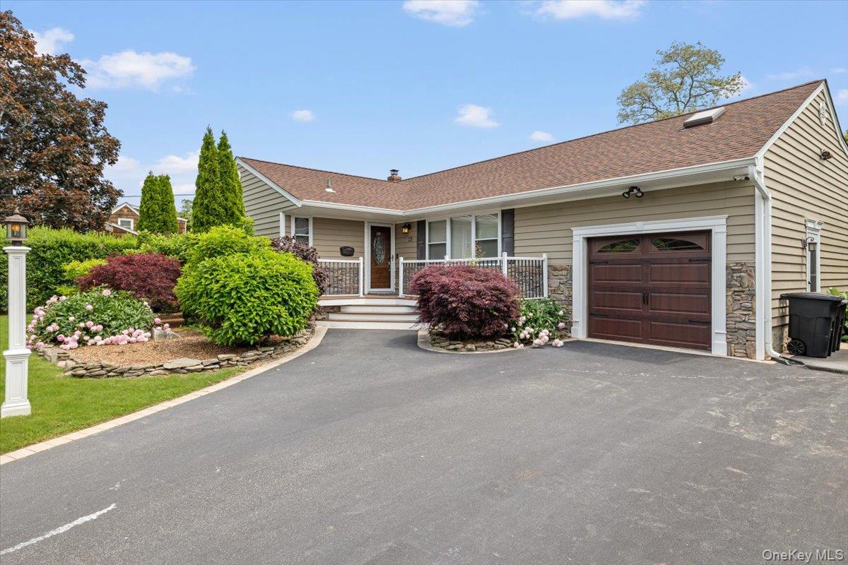 13 Colonial Lane, Bellport Village, NY 11713