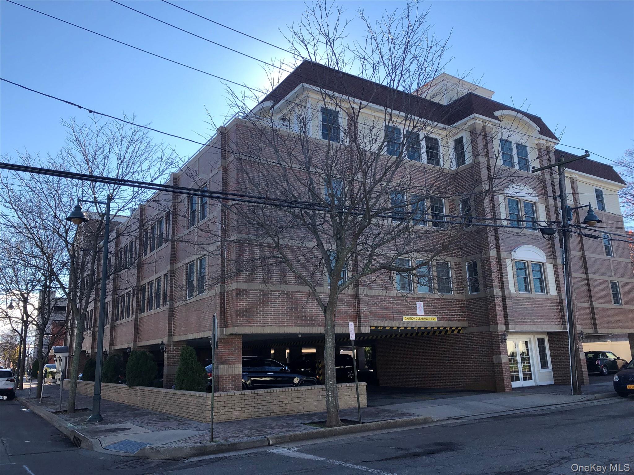147 Main Street # 2-H, Mineola, NY 11501