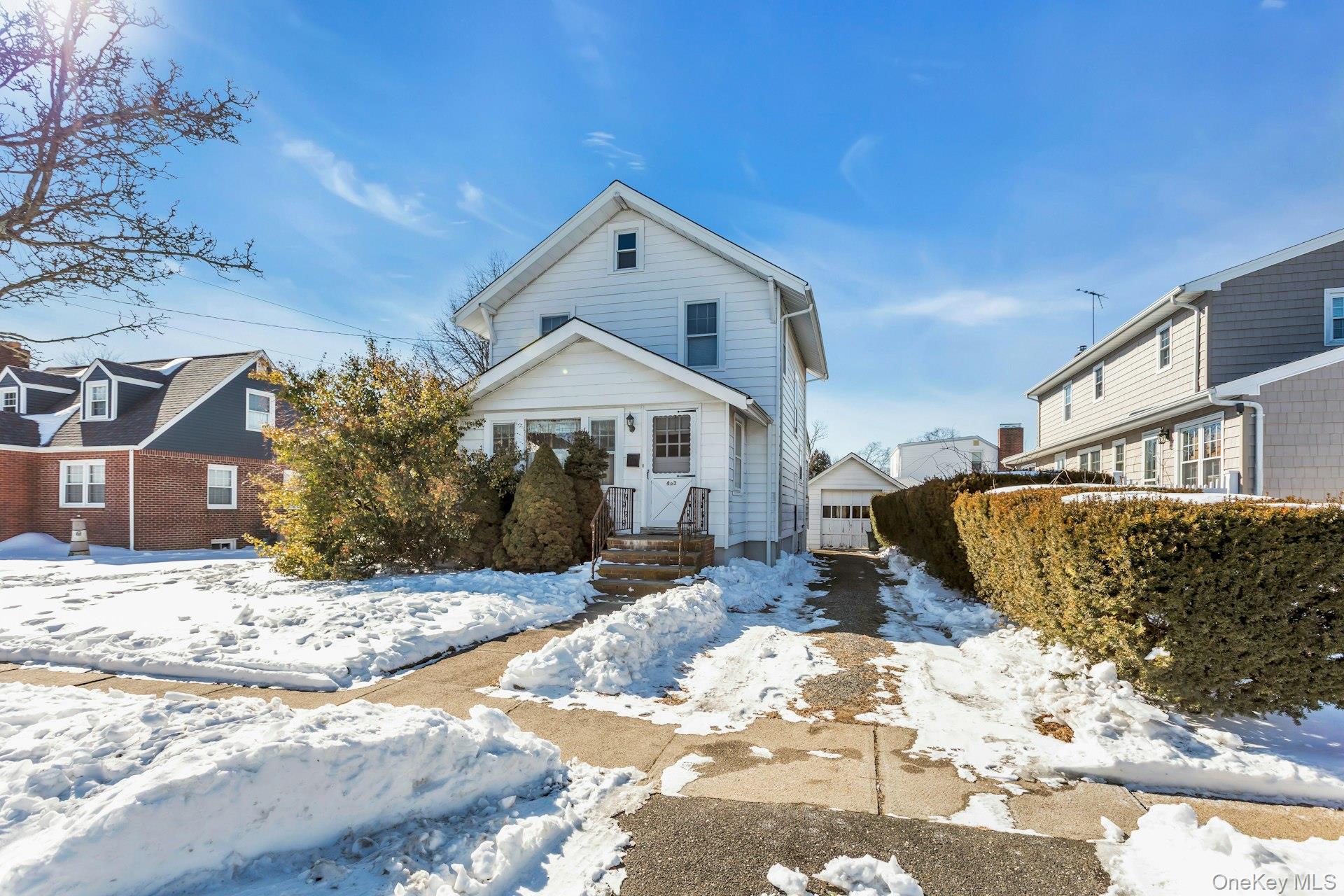 463 S 3rd Street, Lindenhurst, NY 11757