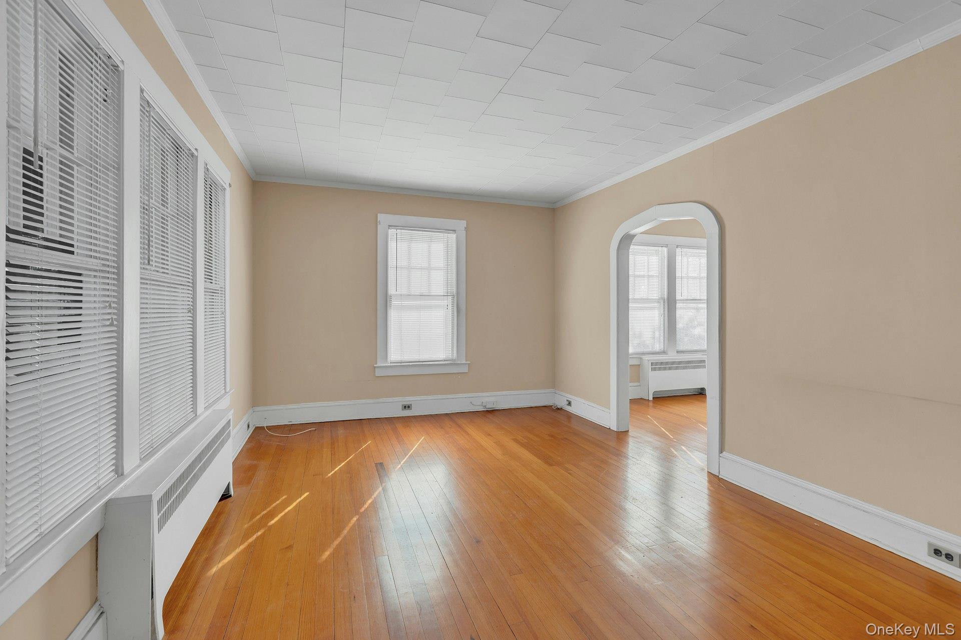 463 S 3rd Street, Lindenhurst, NY 11757