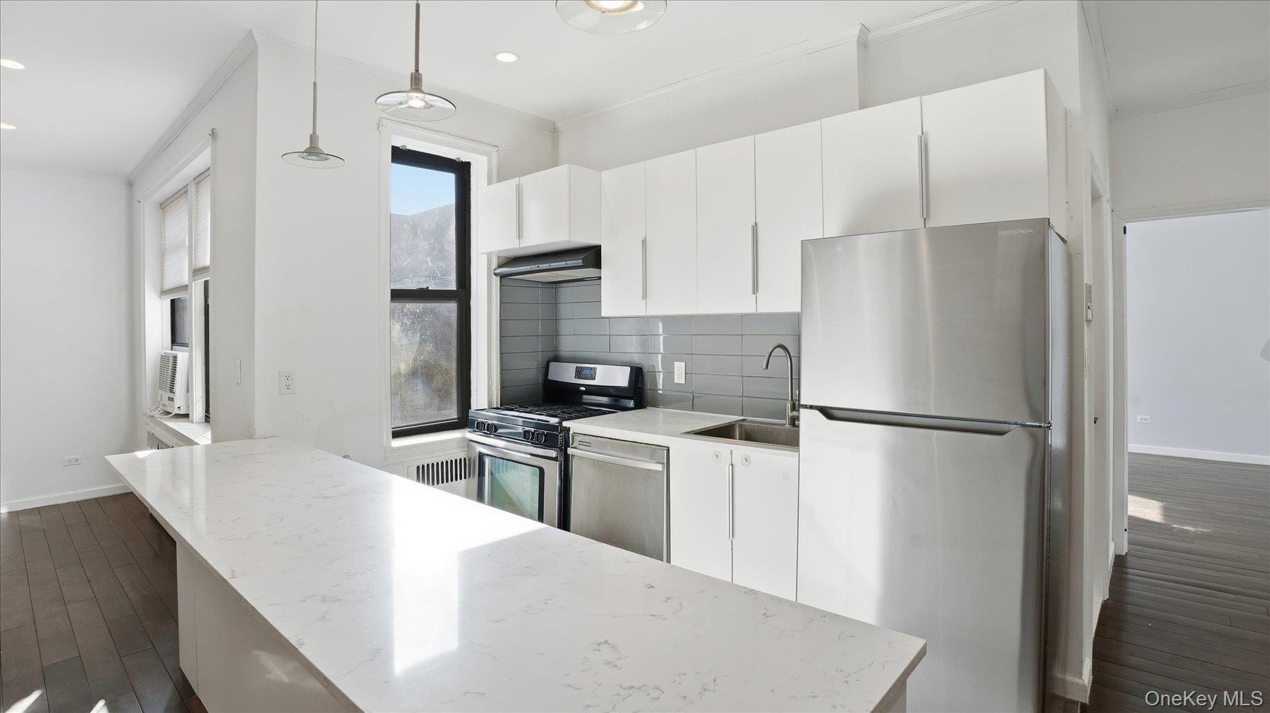 21 Barstow Road # 6C, Great Neck, NY 11021