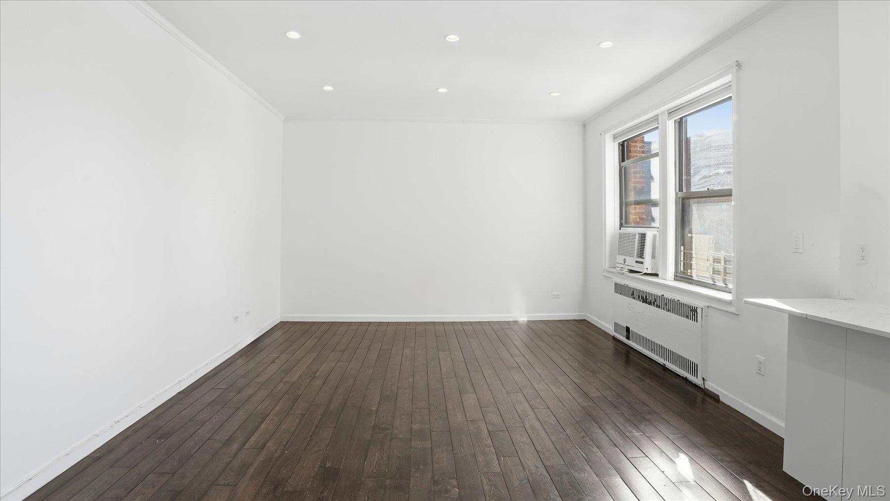 21 Barstow Road # 6C, Great Neck, NY 11021