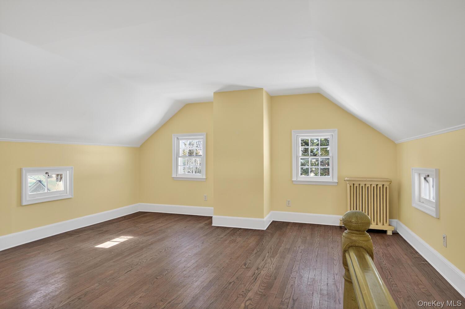 4 Parkview Terrace # 1, Huntington, NY 11743