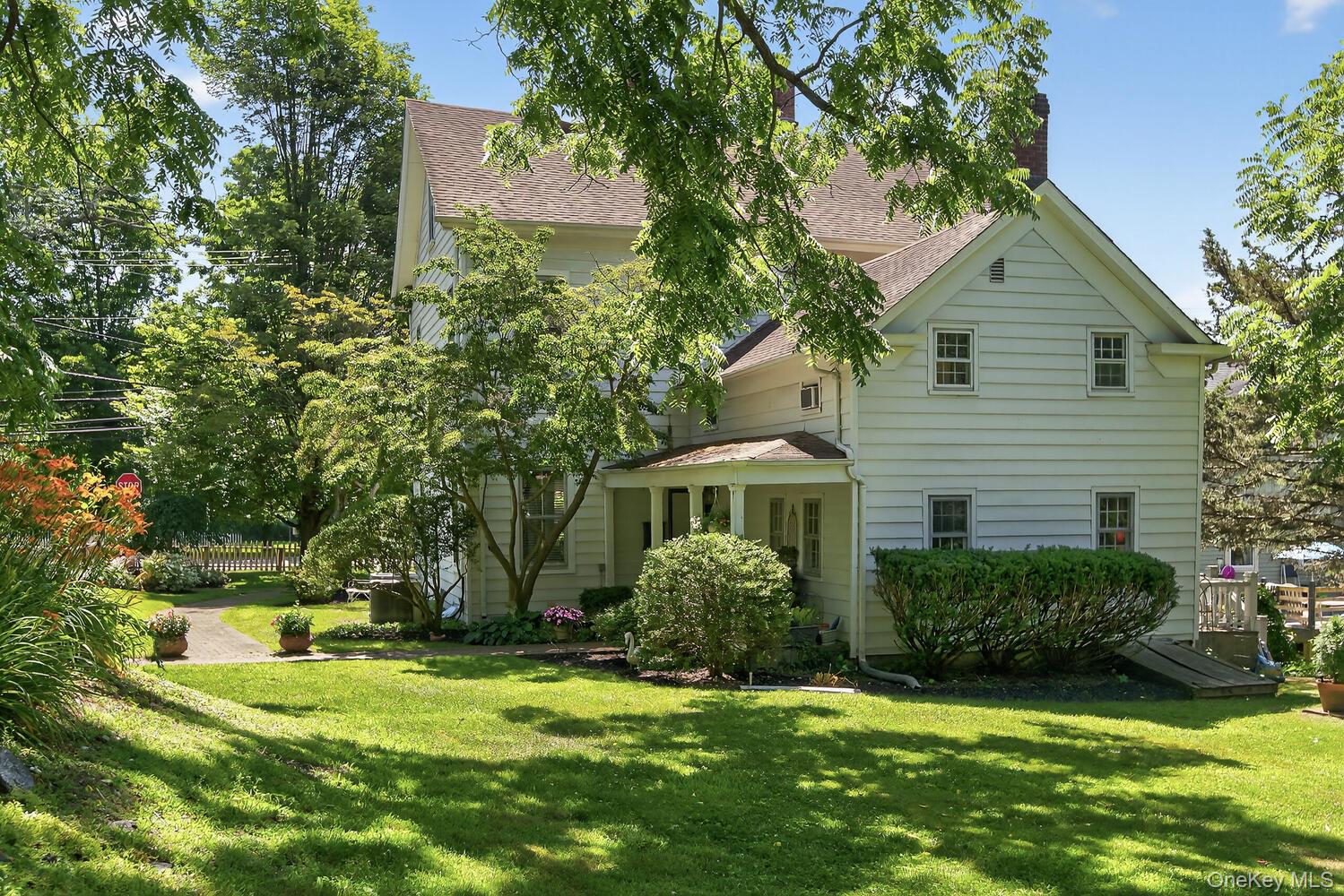 4 Parkview Terrace # 1, Huntington, NY 11743