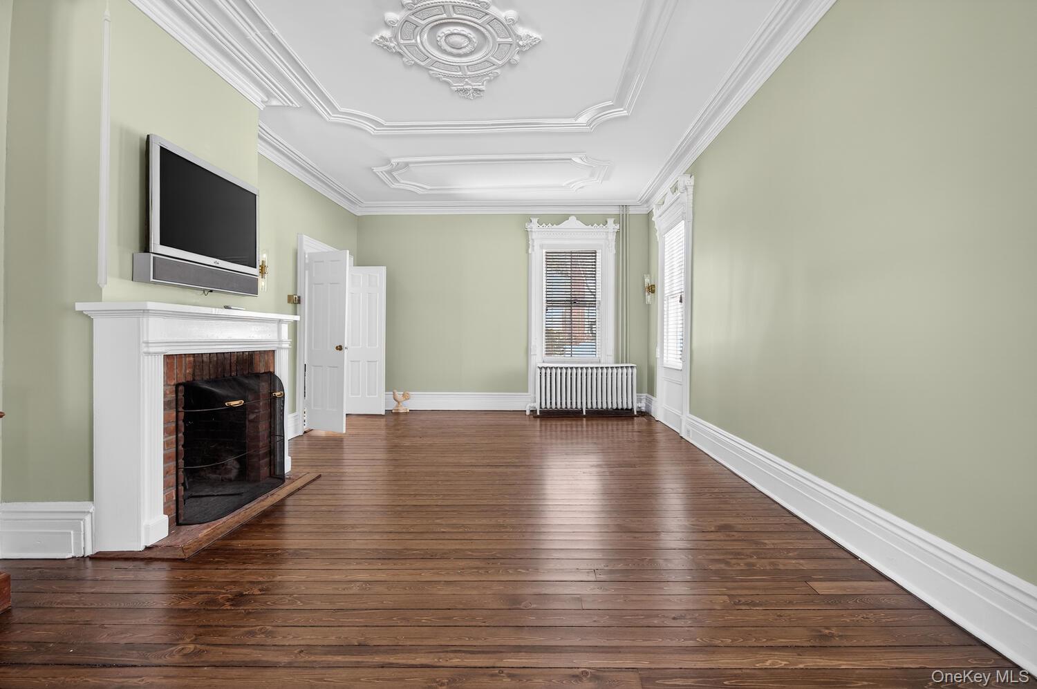 4 Parkview Terrace # 1, Huntington, NY 11743