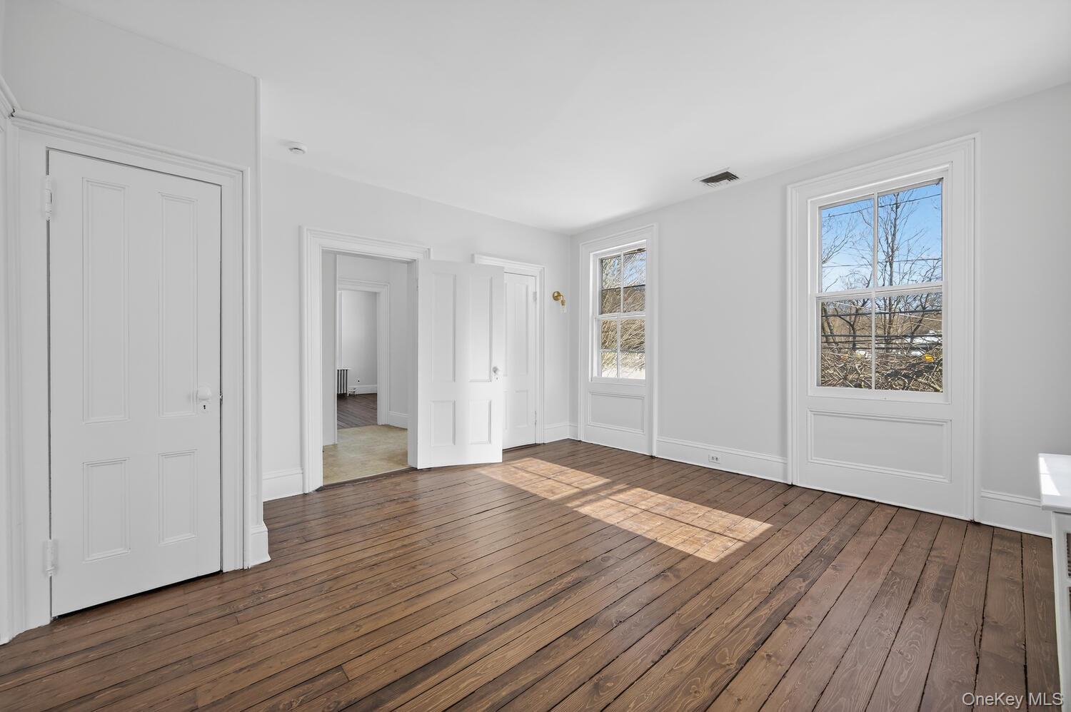 4 Parkview Terrace # 2, Huntington, NY 11743