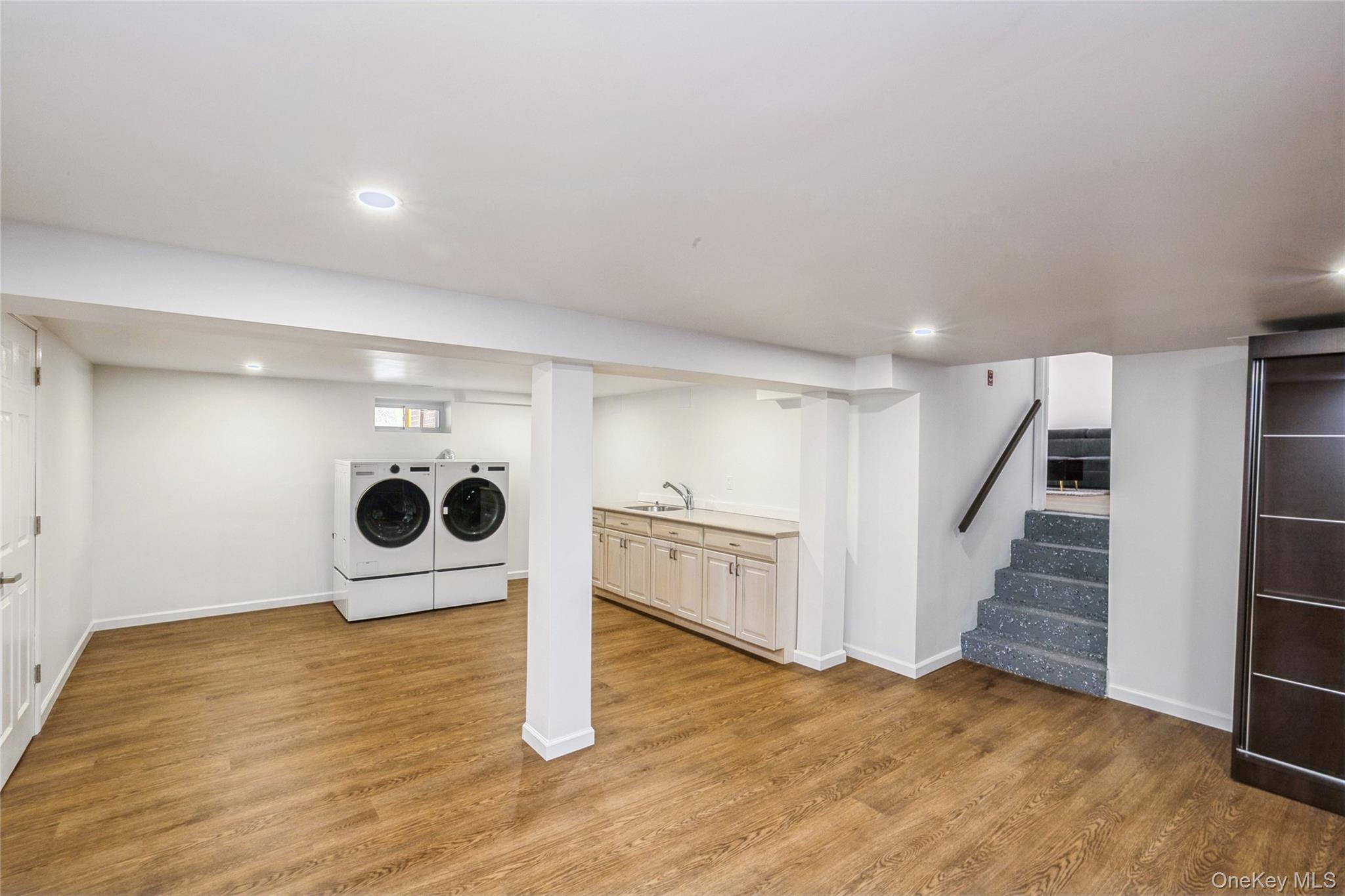 15 Center Drive, Syosset, NY 11791