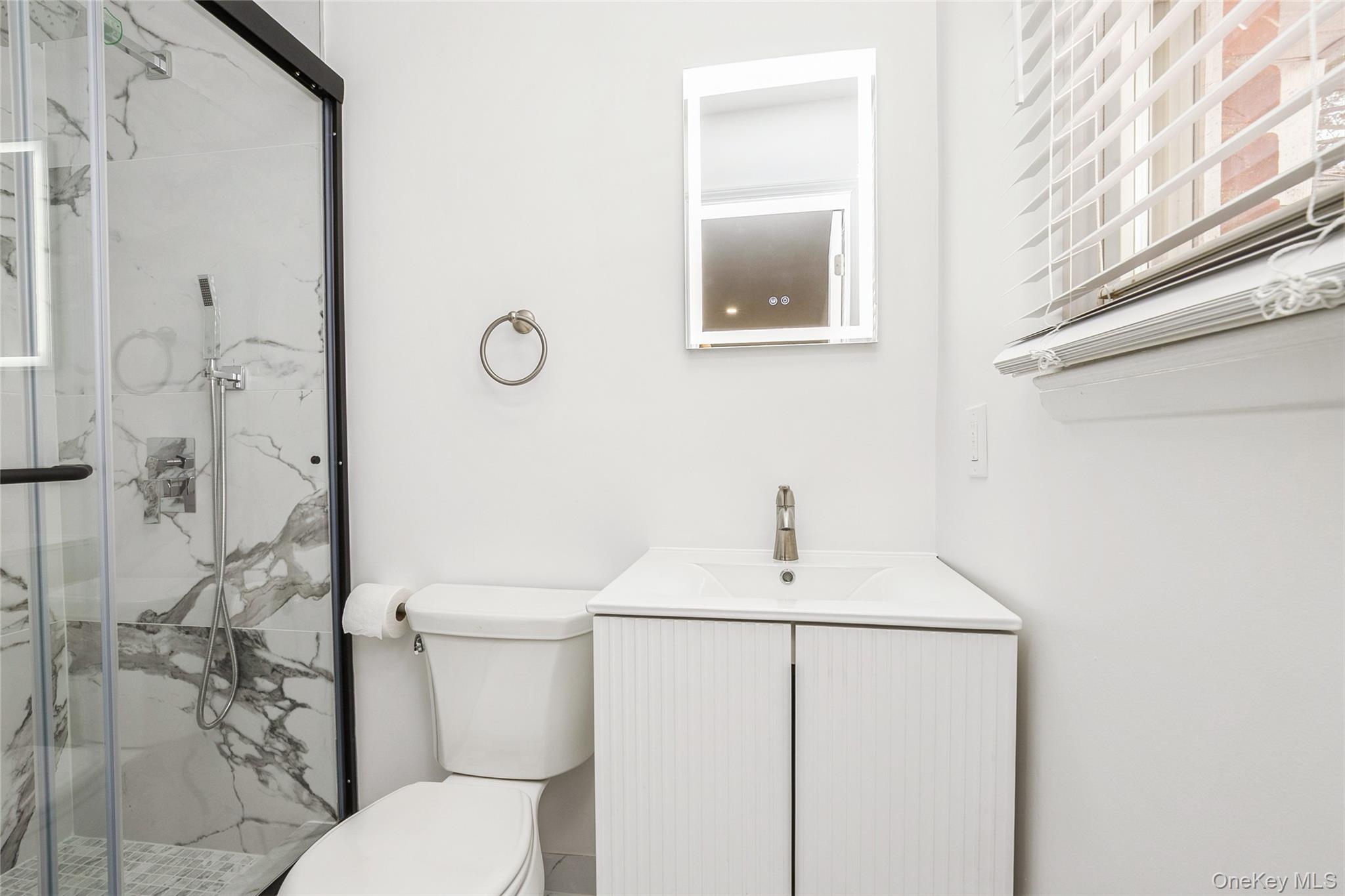 15 Center Drive, Syosset, NY 11791