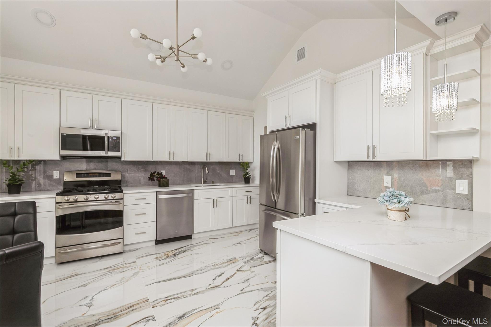 15 Center Drive, Syosset, NY 11791