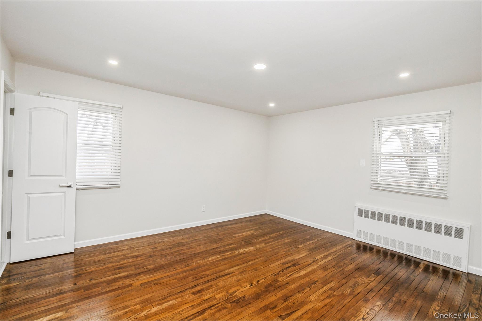 15 Center Drive, Syosset, NY 11791