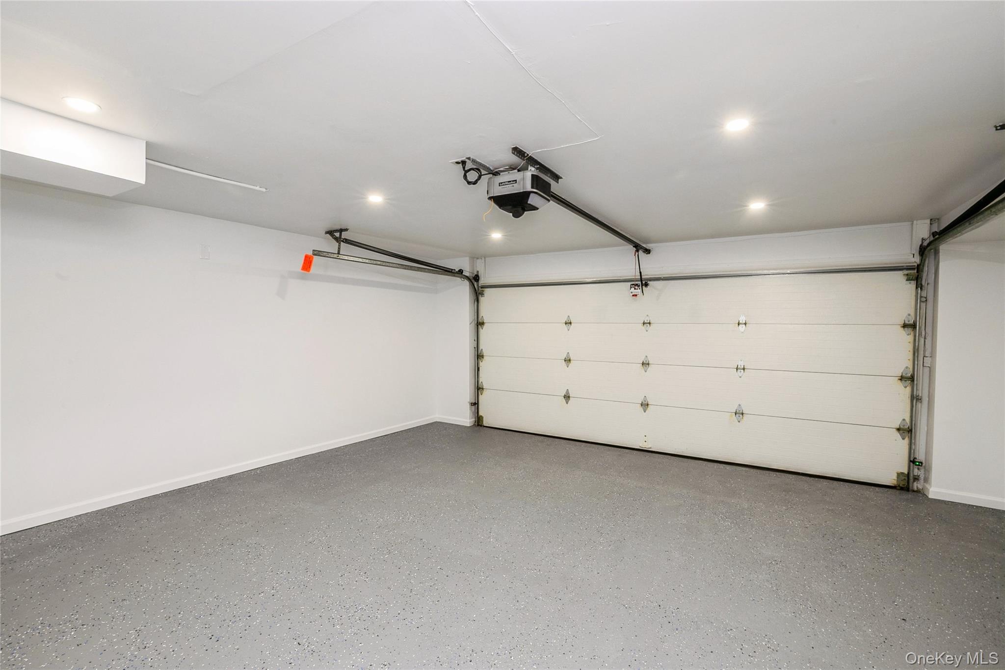 15 Center Drive, Syosset, NY 11791