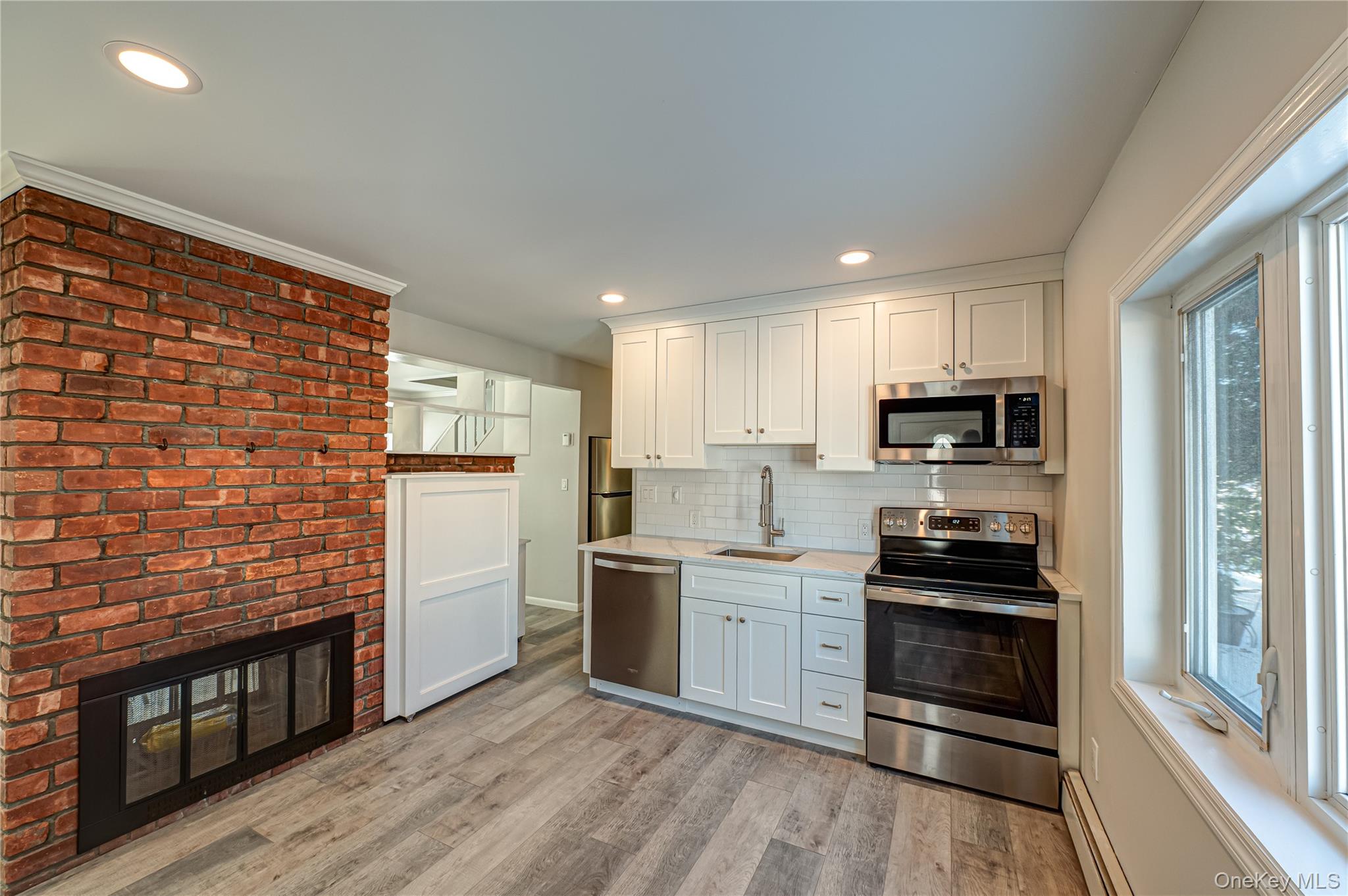 16 Sleepy Lane, Hicksville, NY 11801