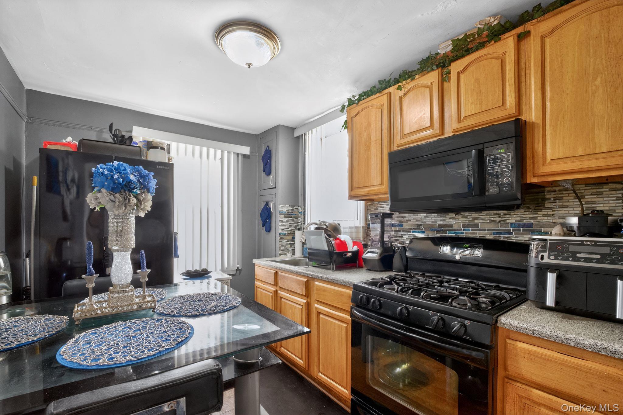 13715 231st Street, Laurelton, NY 11413