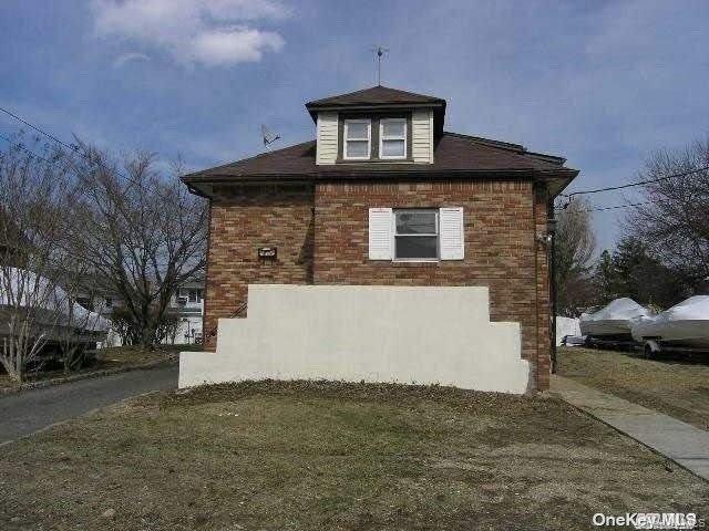 19 6th Street, Bayville, NY 11709