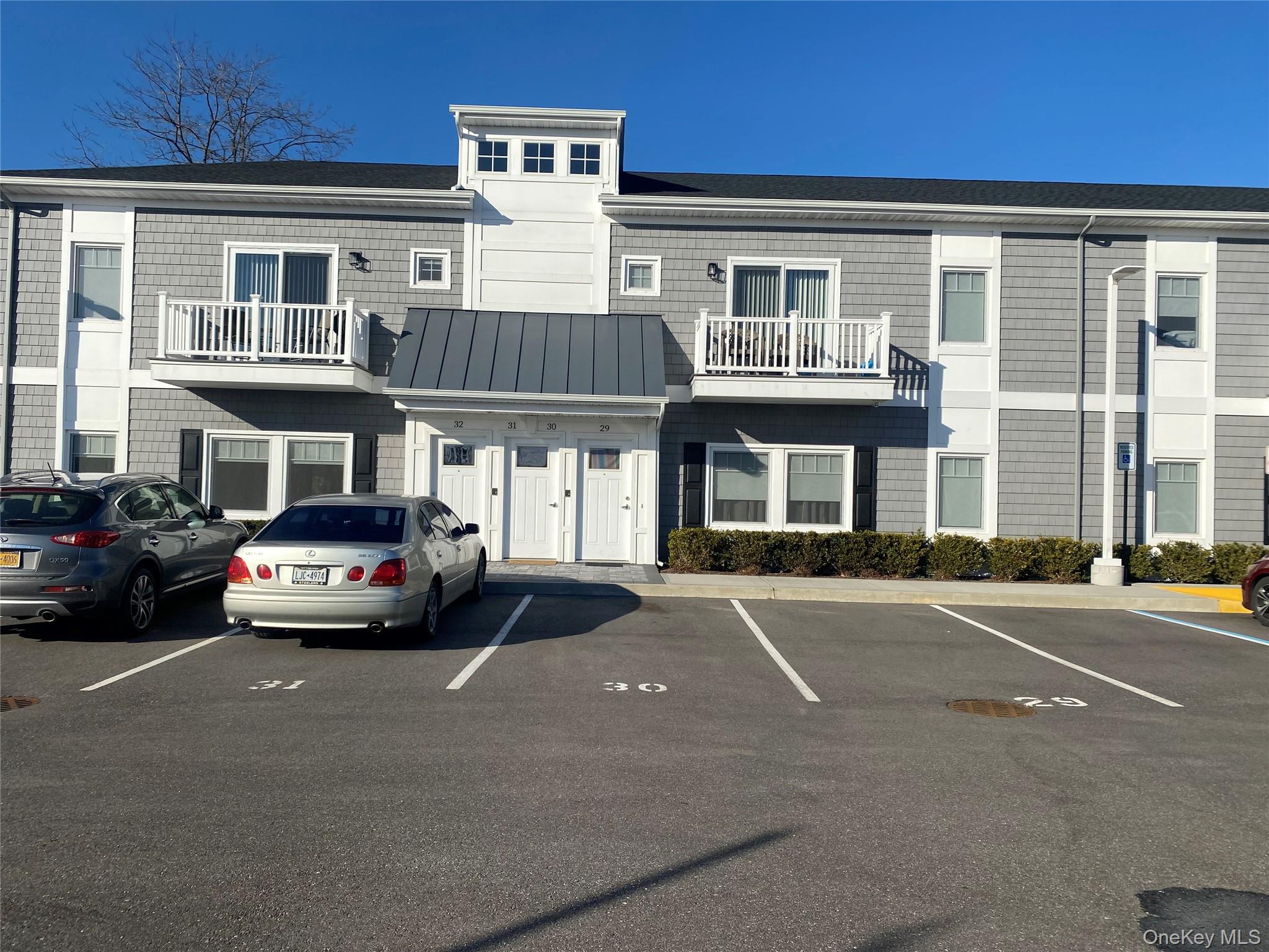 515 Jackson Avenue # 10, Lindenhurst, NY 11757