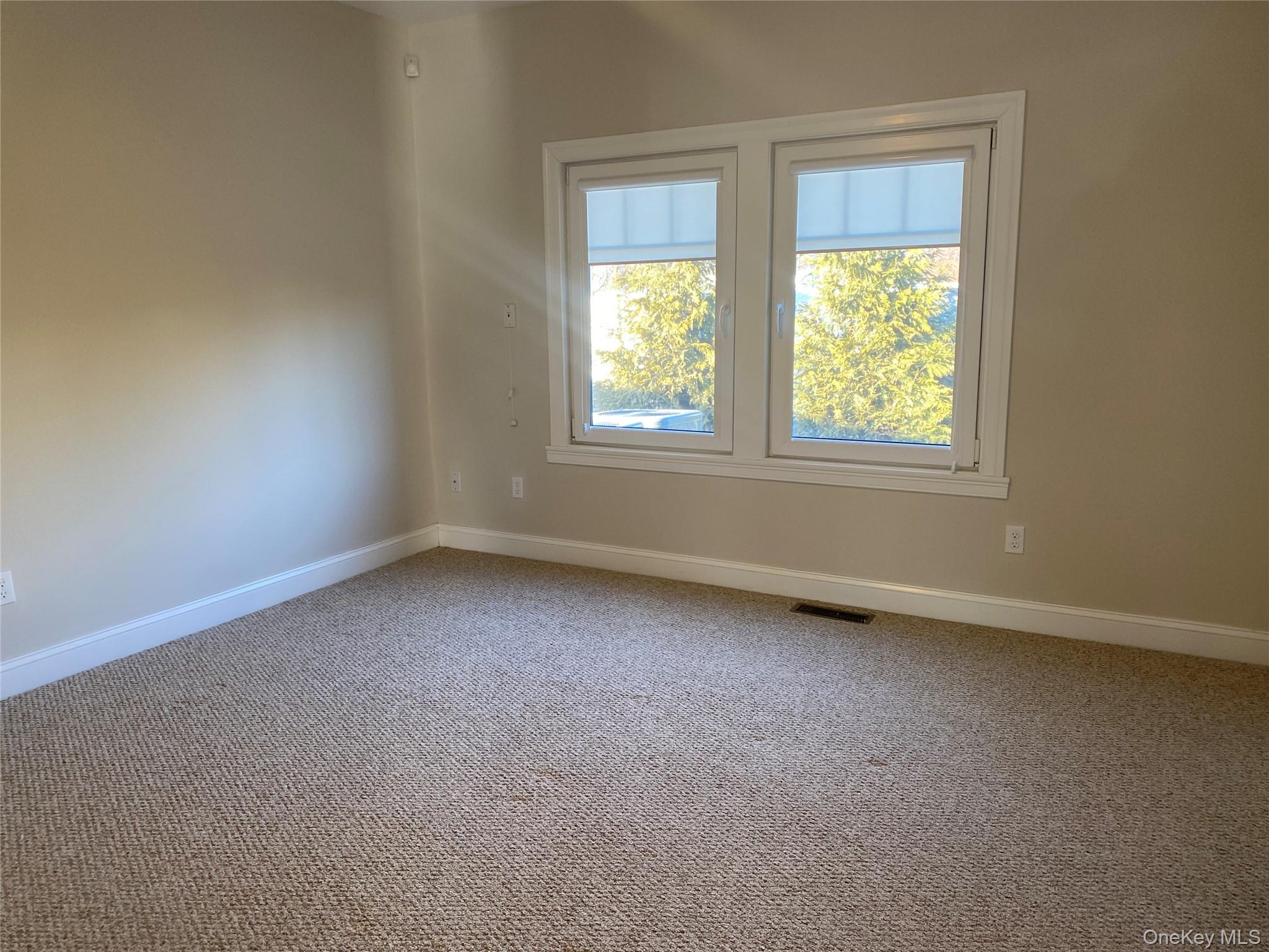 515 Jackson Avenue # 10, Lindenhurst, NY 11757