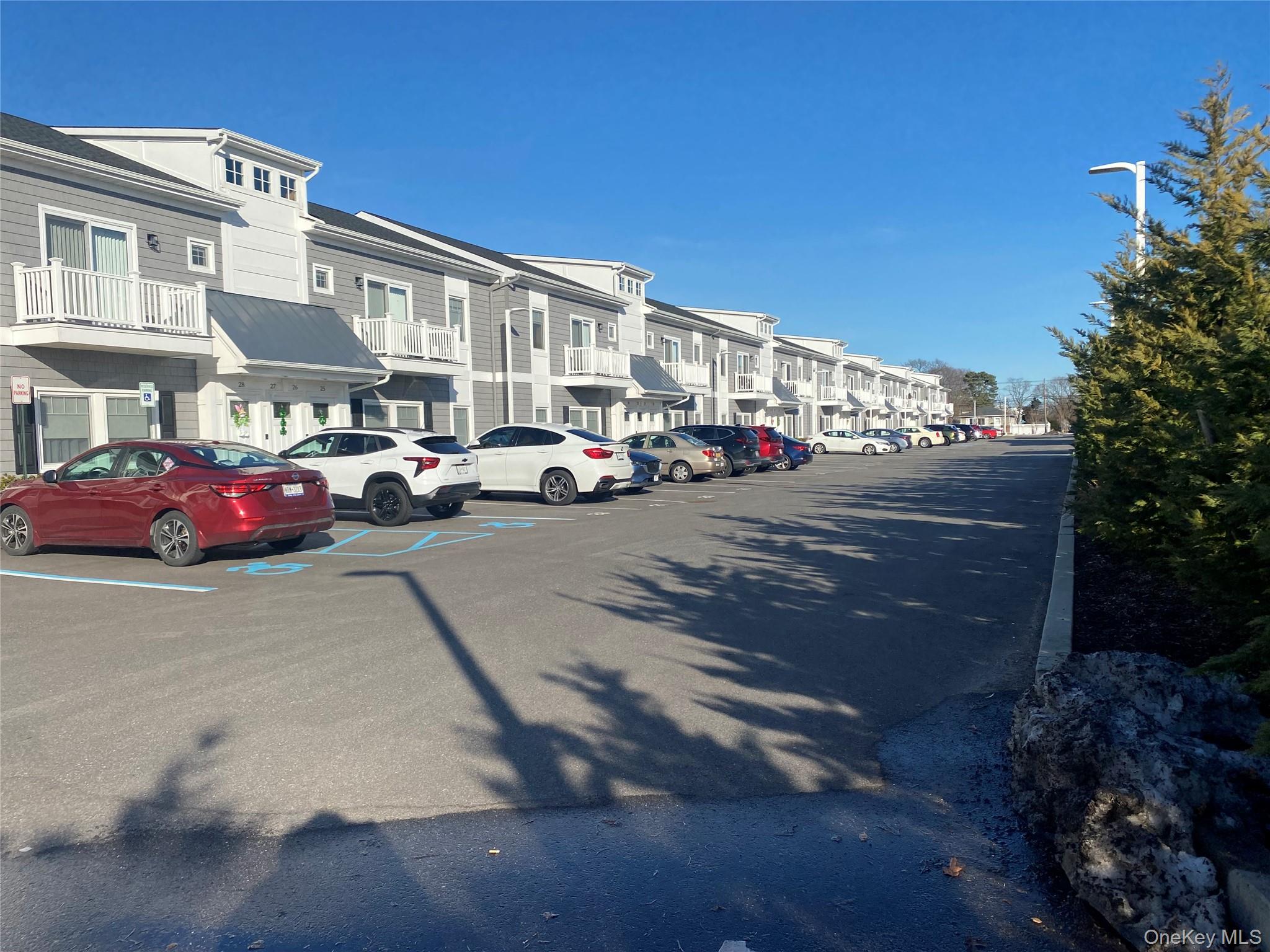 515 Jackson Avenue # 10, Lindenhurst, NY 11757