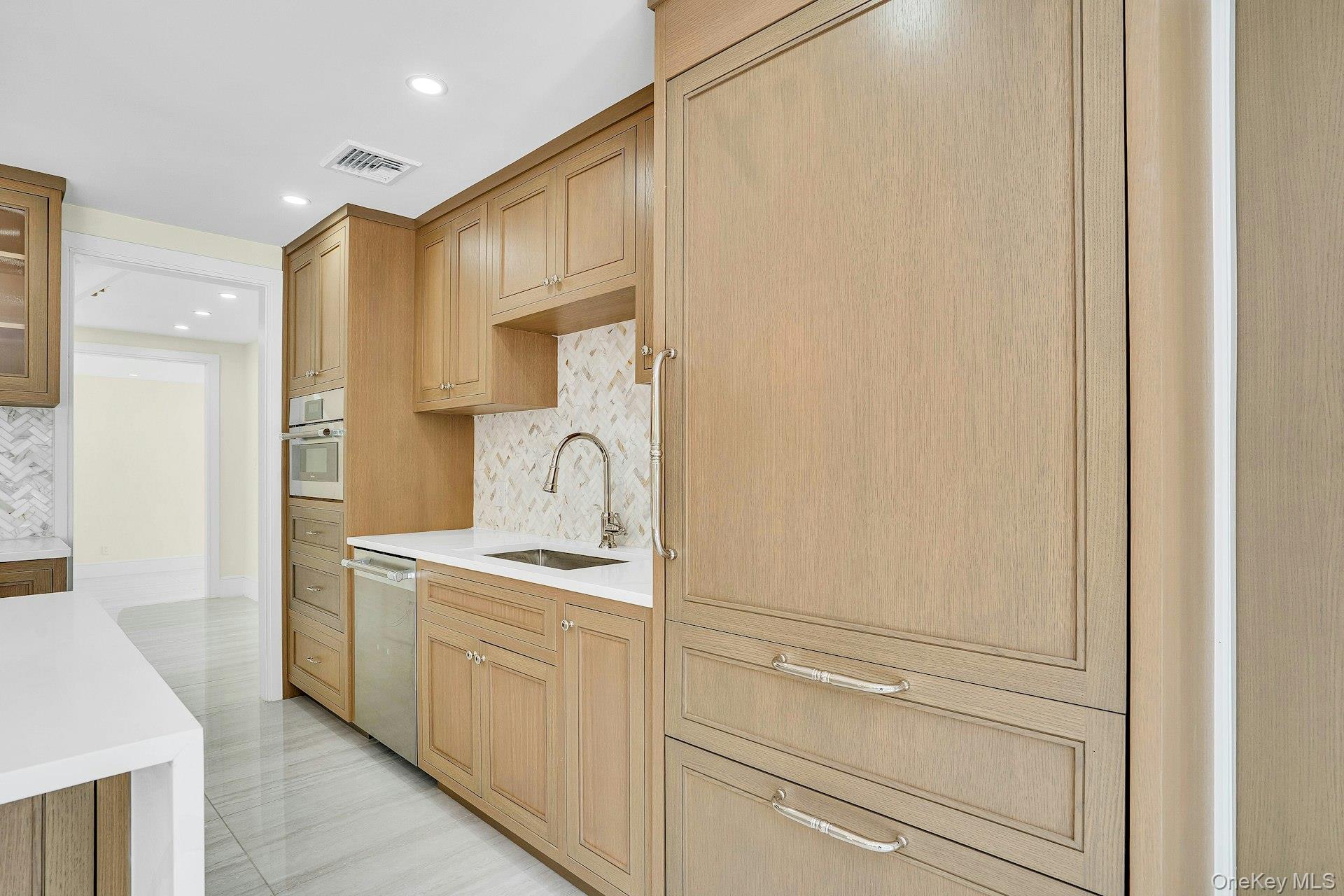 7 McCulloch Drive, Dix Hills, NY 11746