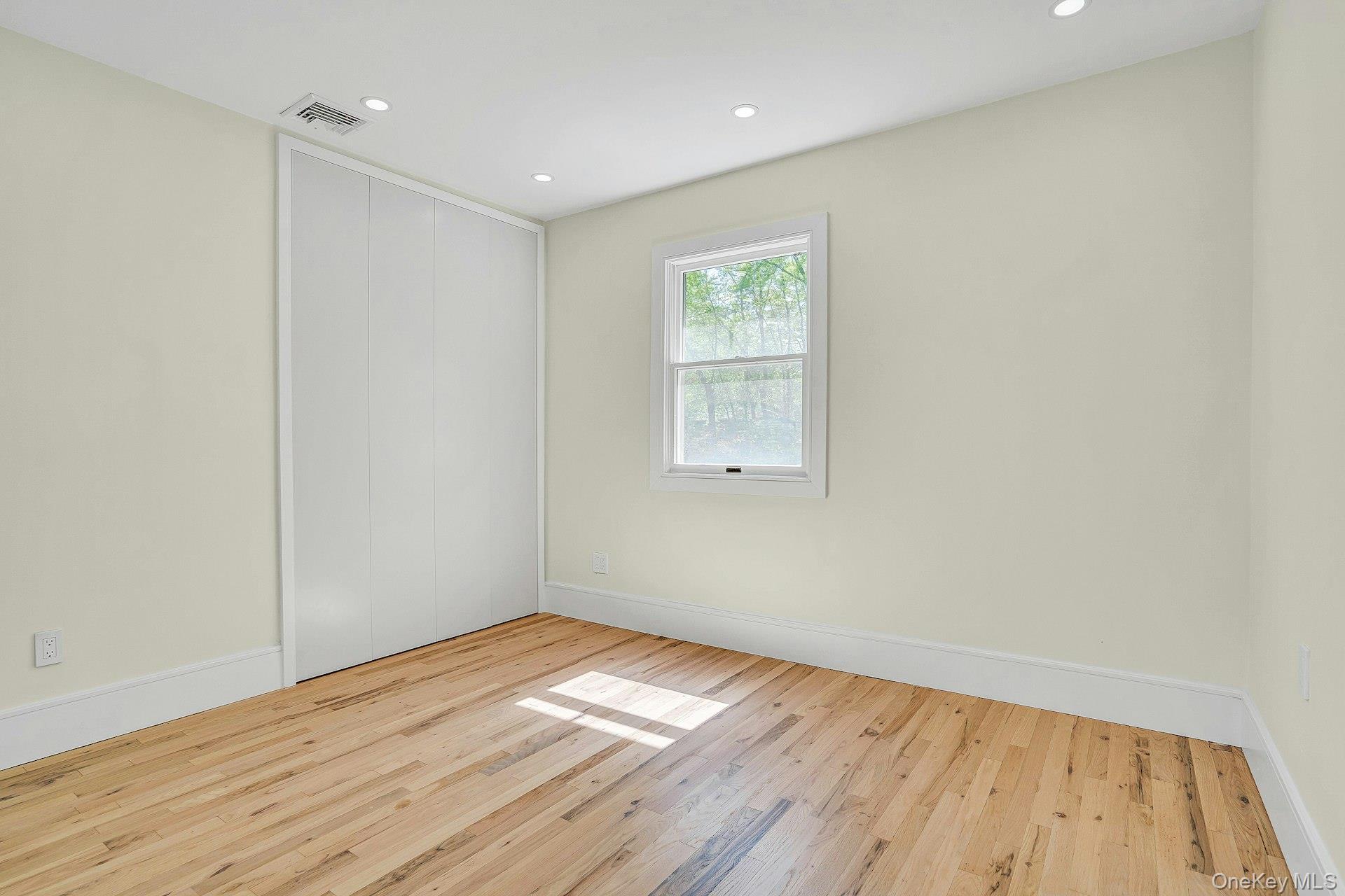 7 McCulloch Drive, Dix Hills, NY 11746