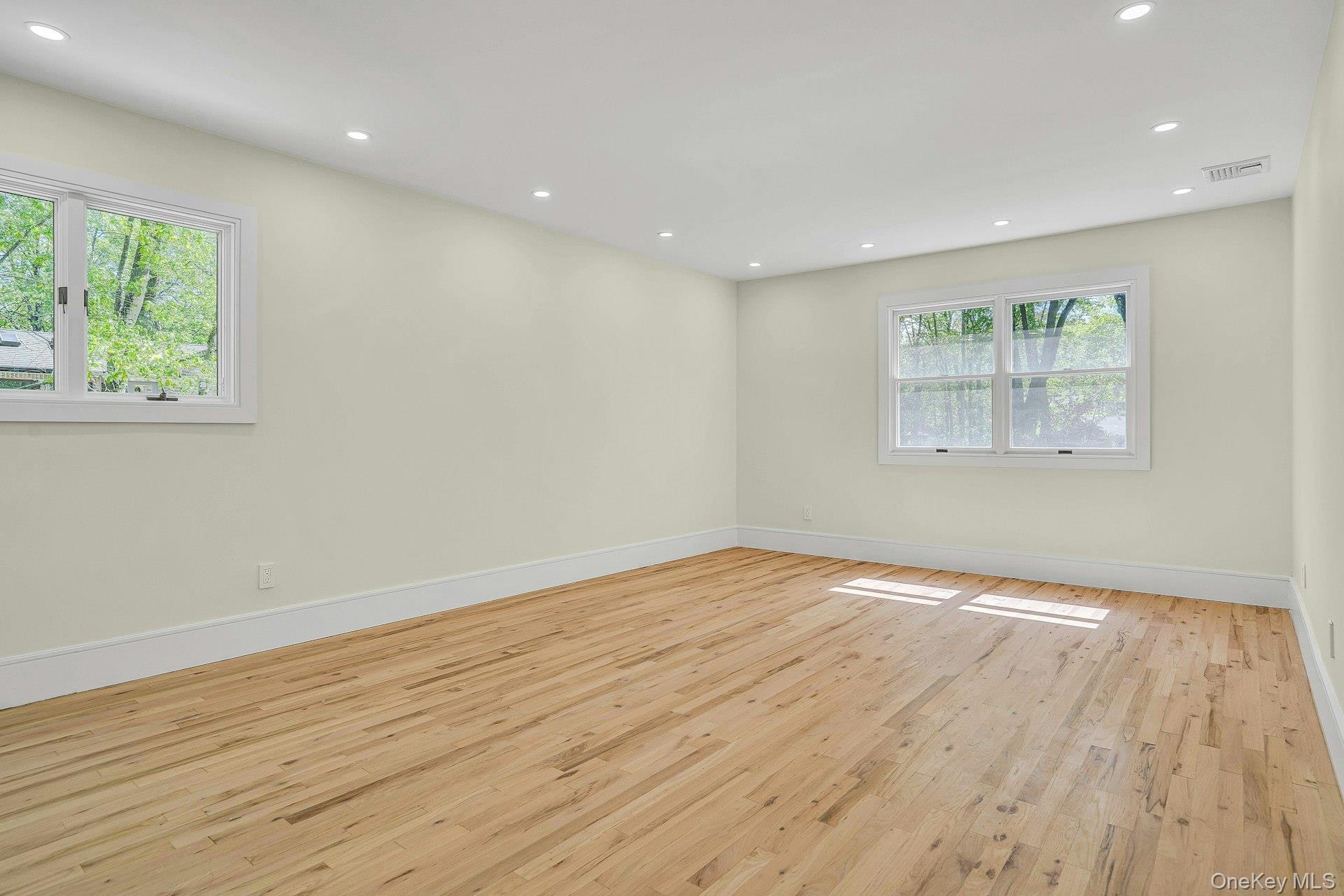 7 McCulloch Drive, Dix Hills, NY 11746