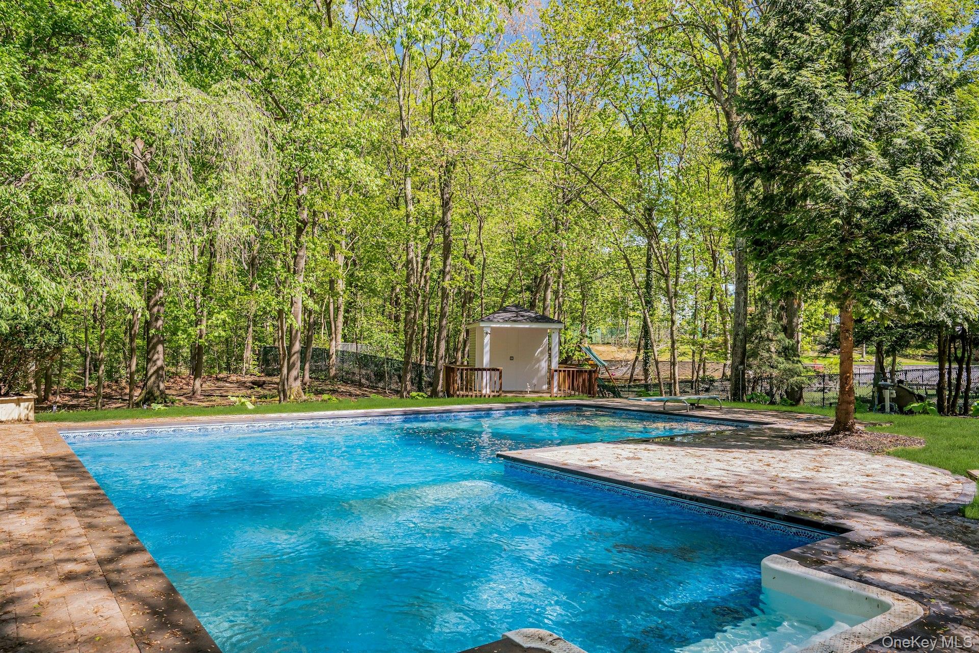 7 McCulloch Drive, Dix Hills, NY 11746