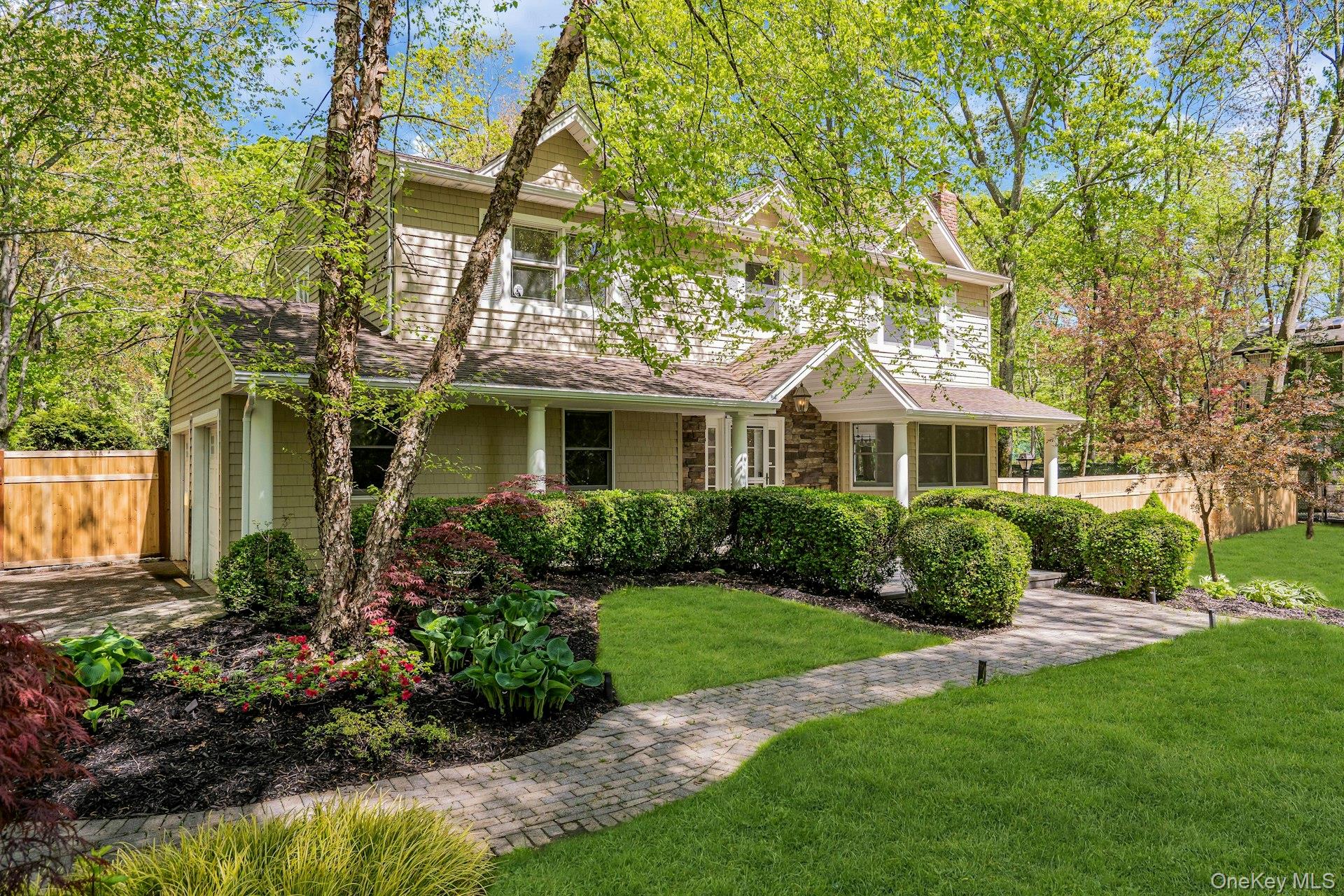 7 McCulloch Drive, Dix Hills, NY 11746