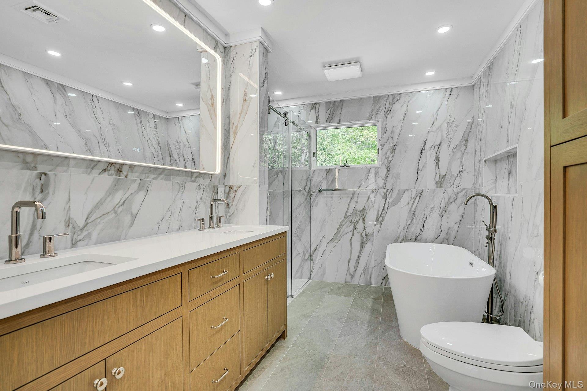 7 McCulloch Drive, Dix Hills, NY 11746