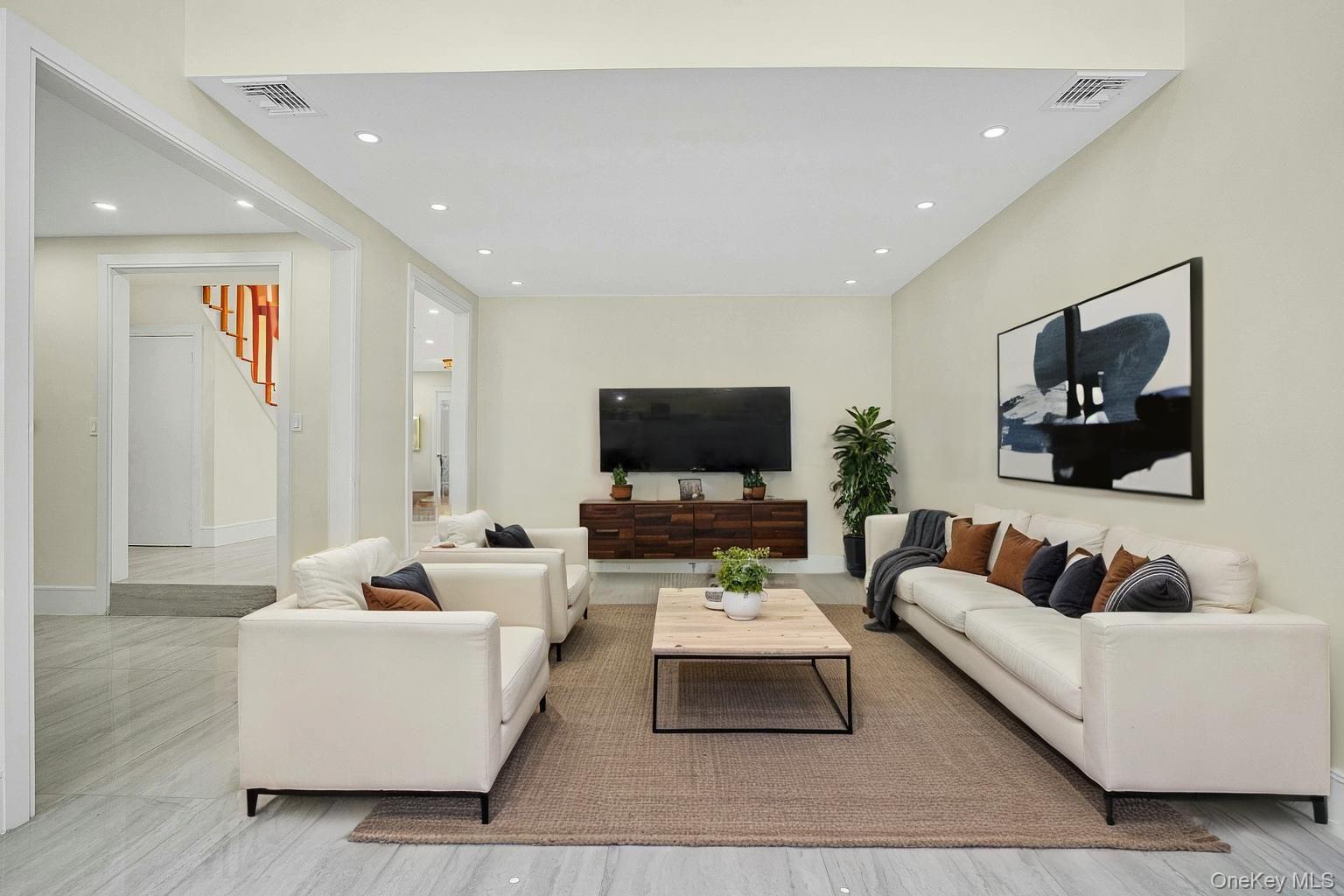 7 McCulloch Drive, Dix Hills, NY 11746