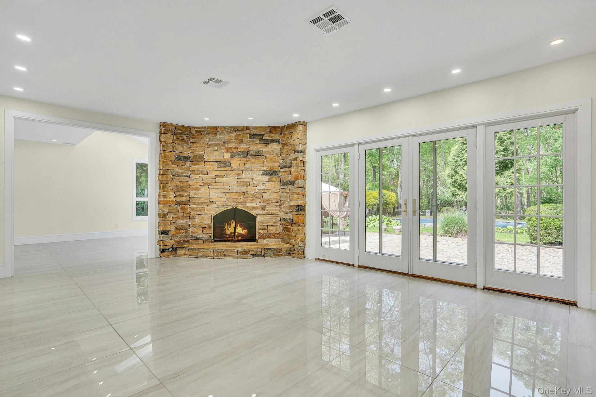 7 McCulloch Drive, Dix Hills, NY 11746