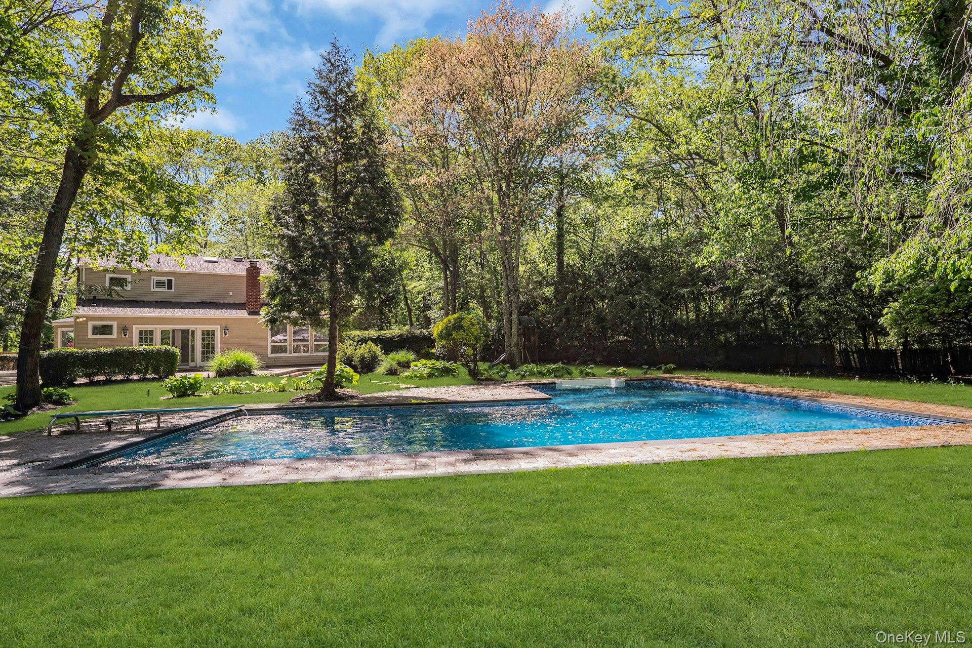 7 McCulloch Drive, Dix Hills, NY 11746