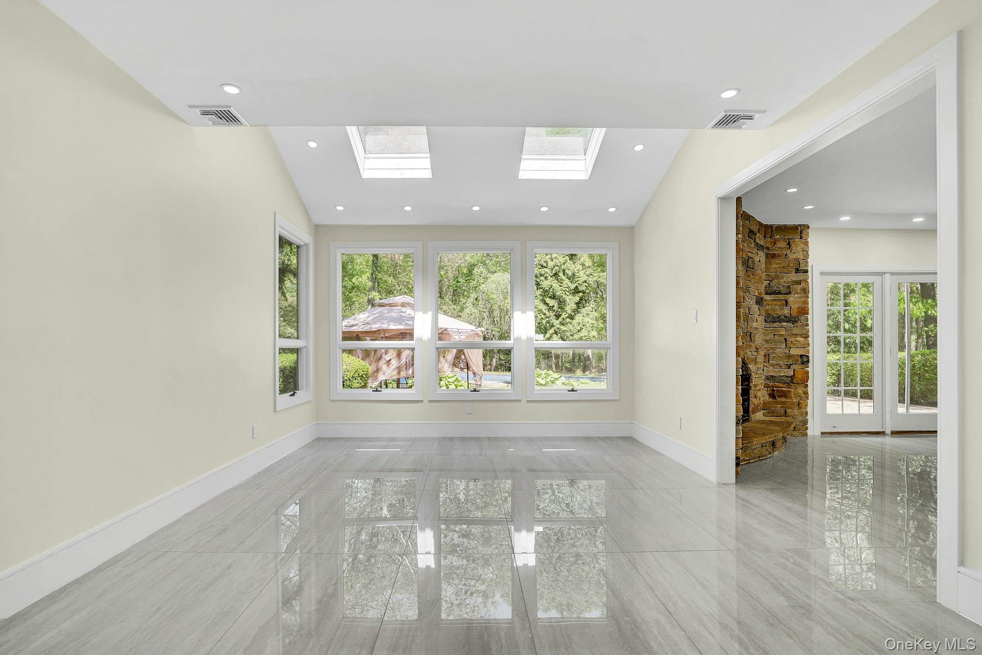 7 McCulloch Drive, Dix Hills, NY 11746