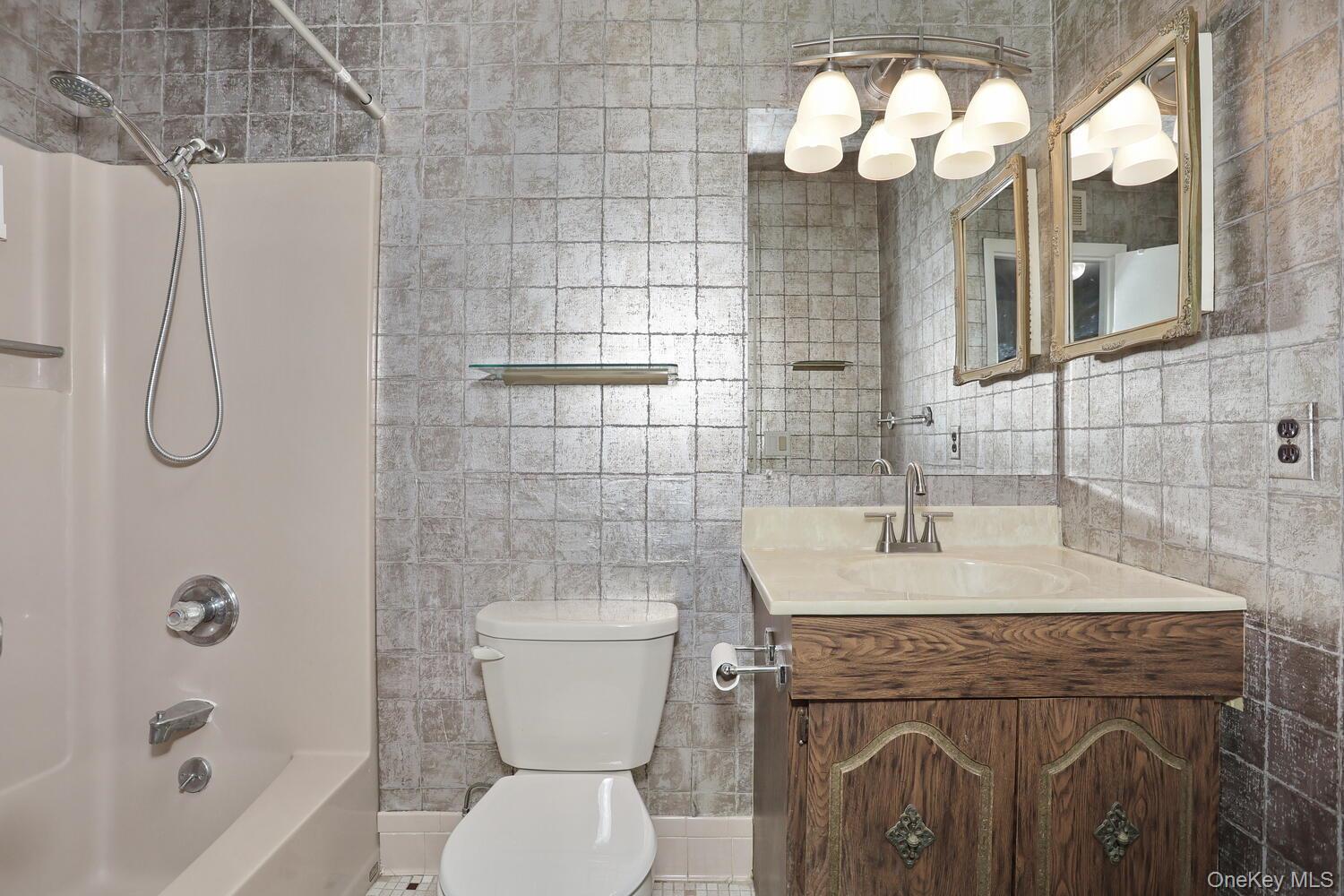 25 Buckingham Court, Pomona, NY 10970