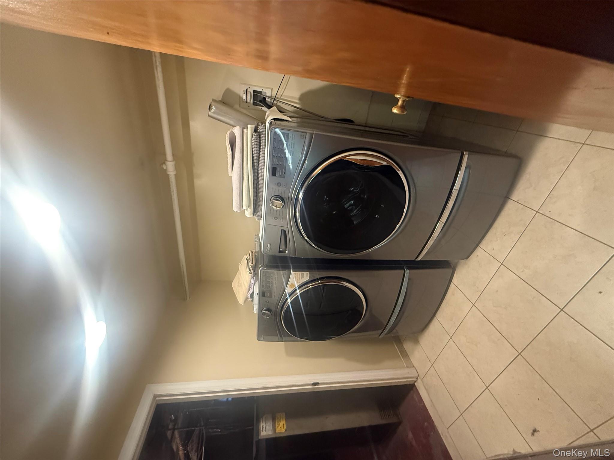 896 School Drive, North Baldwin, NY 11510