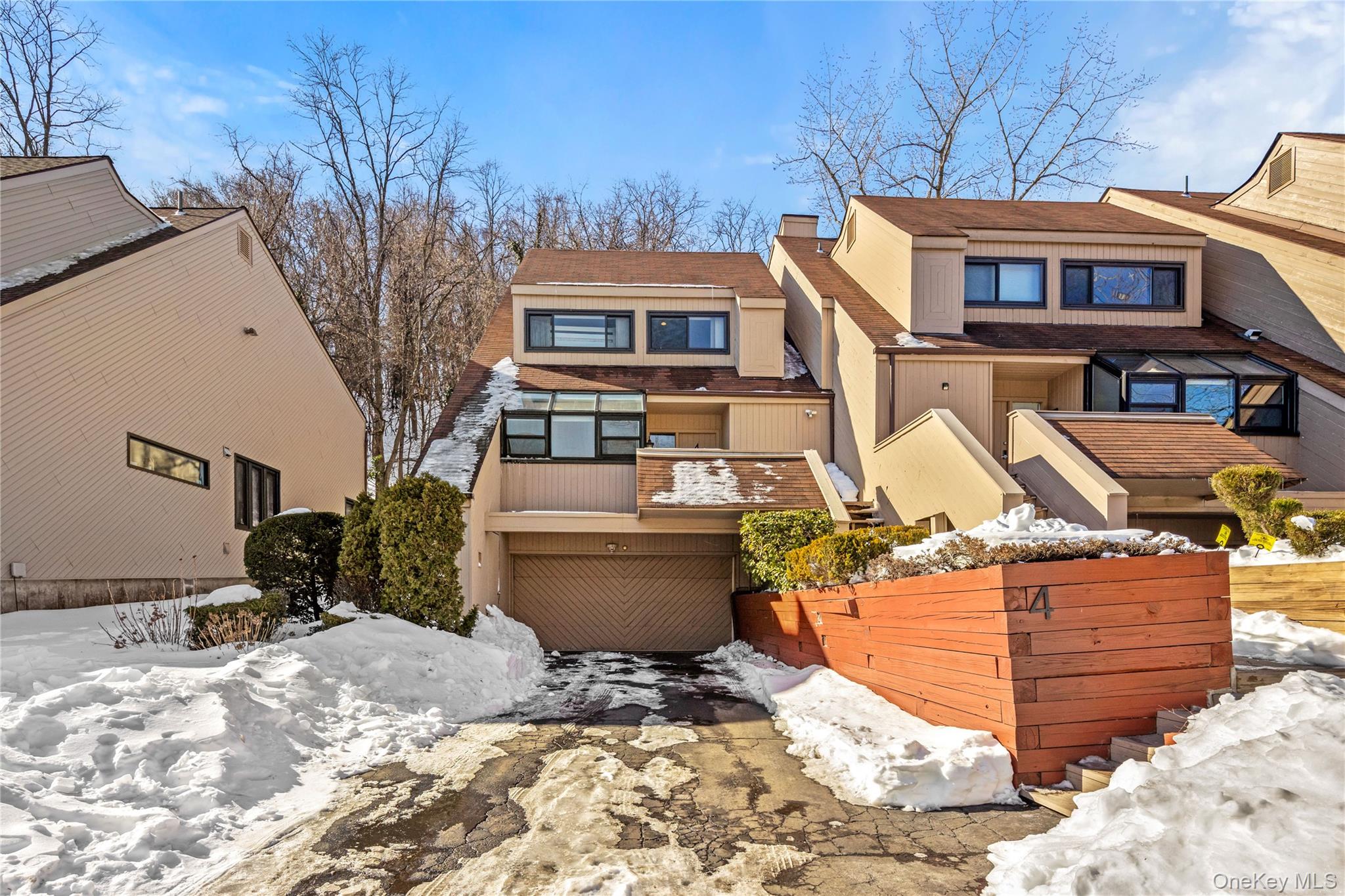 4 John Bean Court, Port Washington, NY 11050