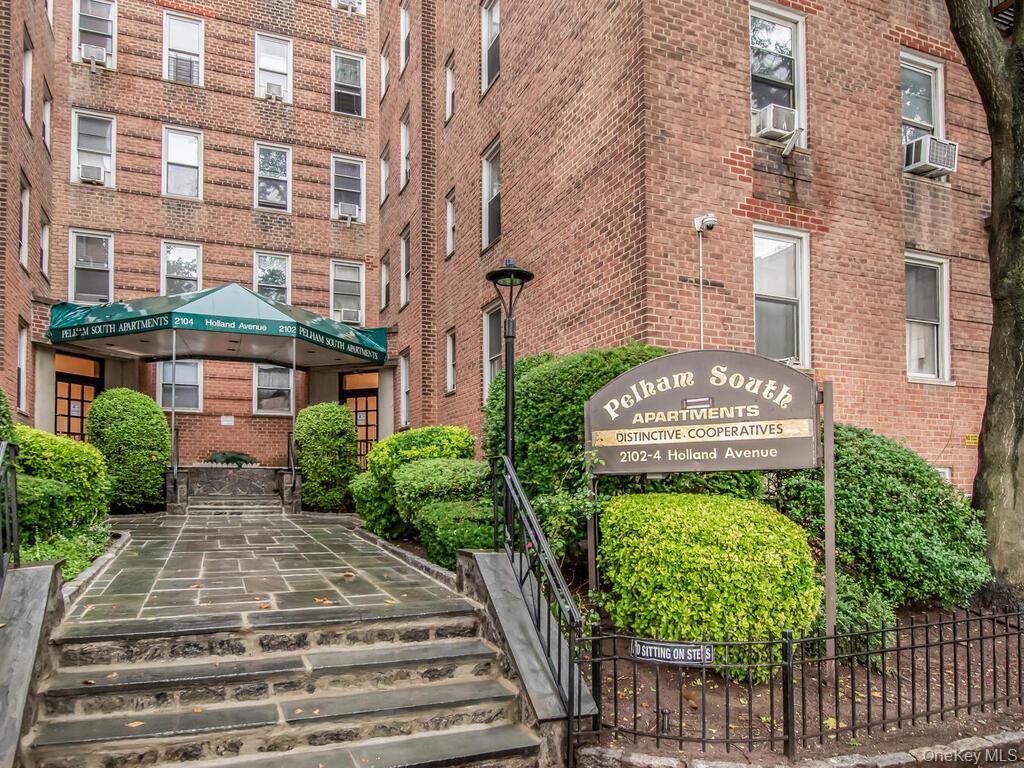2102 Holland Avenue # 1E, Bronx, NY 10462