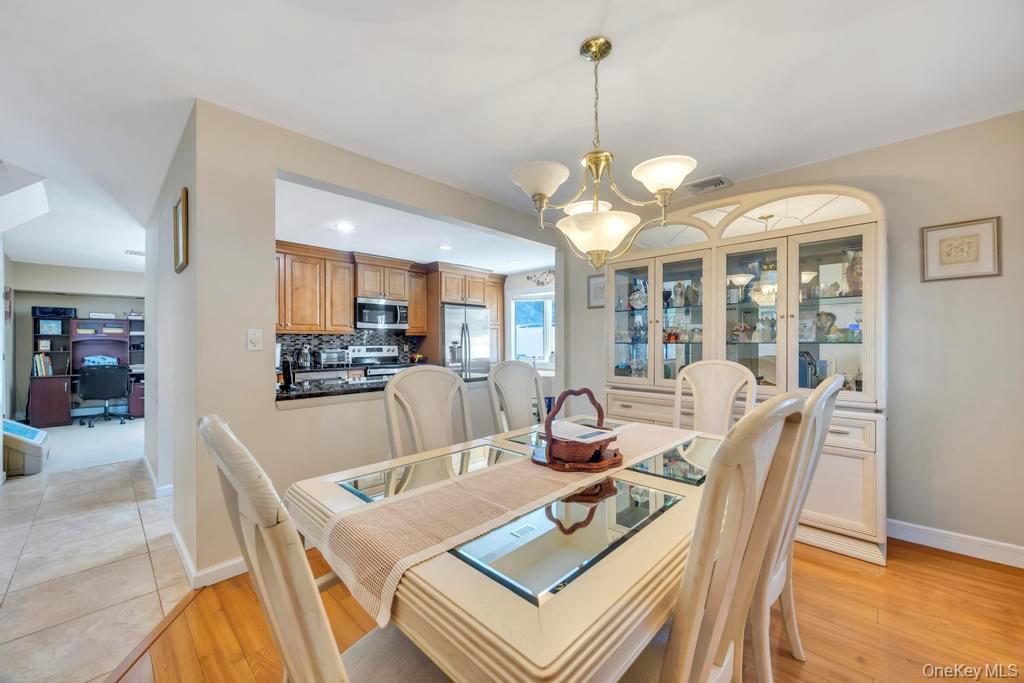 436 8th Street, Bohemia, NY 11716