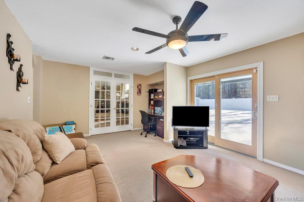 436 8th Street, Bohemia, NY 11716