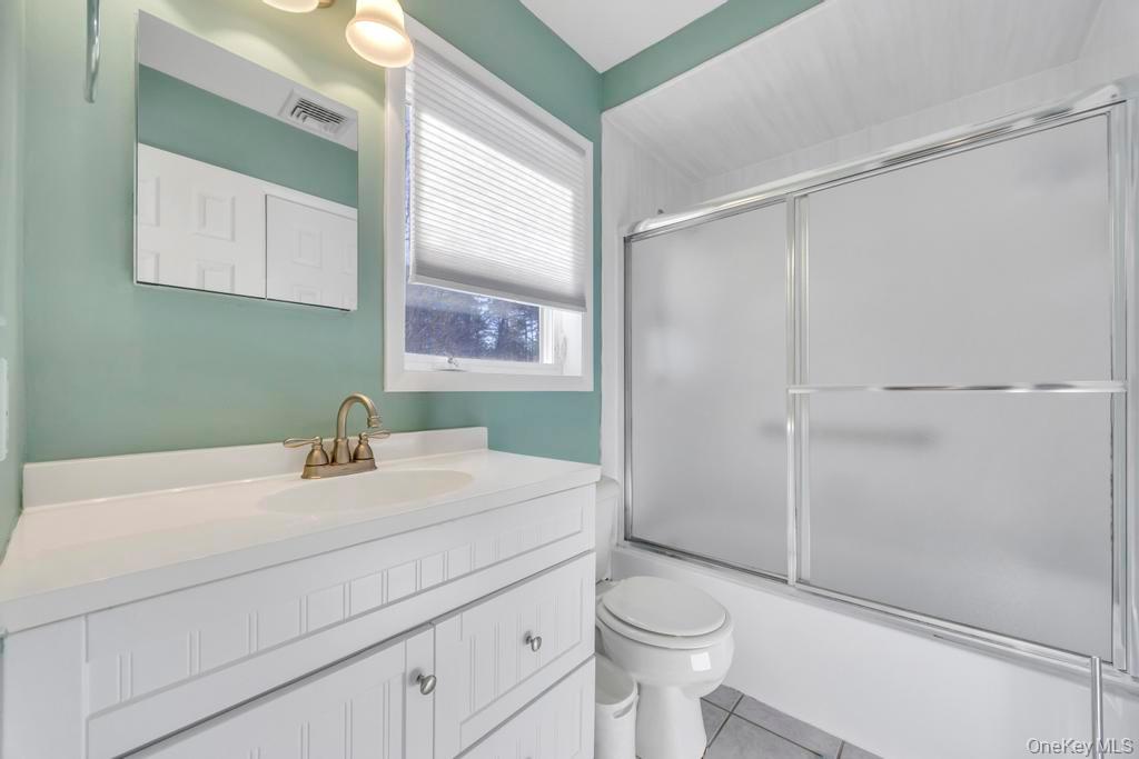 436 8th Street, Bohemia, NY 11716