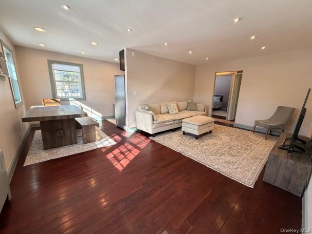 224-39 Kingsbury ave Kingsbury ave # A, Bayside, NY 11364