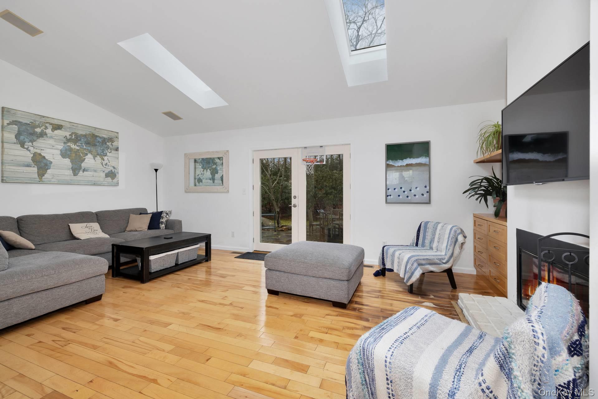 6 Howard Street, East Hampton, NY 11937